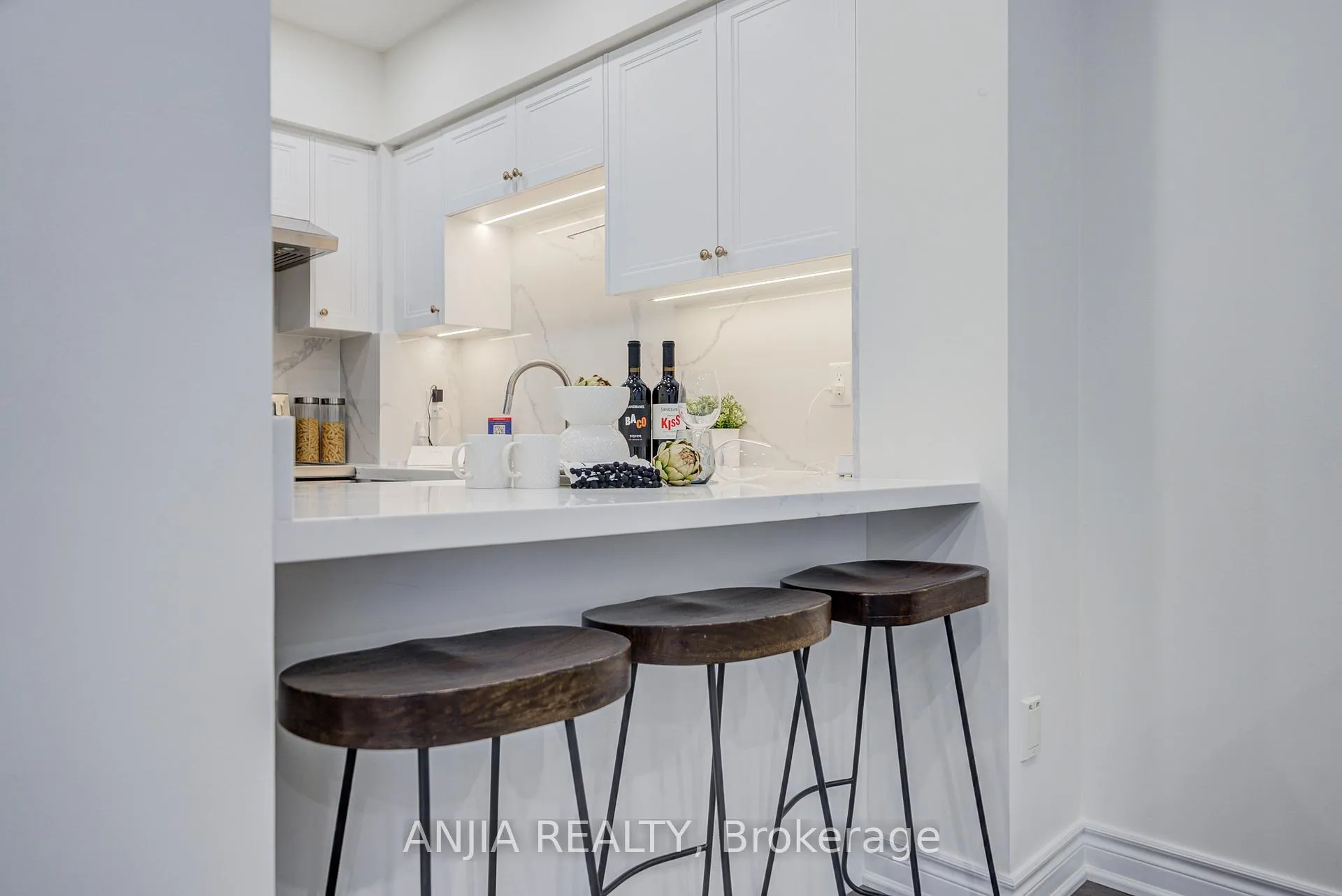 Photo 16 of Unit 32, 735 New Westminster Drive, Vaughan, Brownridge — HOMEH