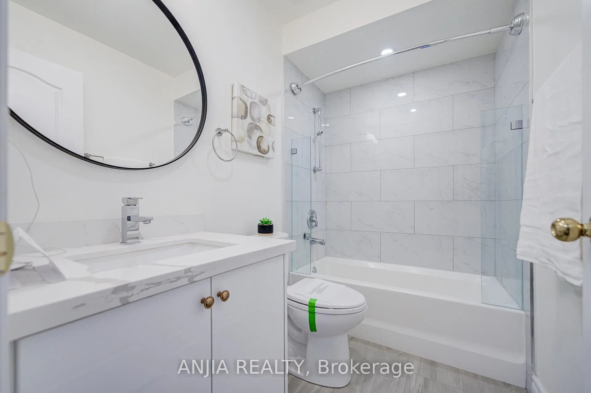 Photo 28 of Unit 32, 735 New Westminster Drive, Vaughan, Brownridge — HOMEH