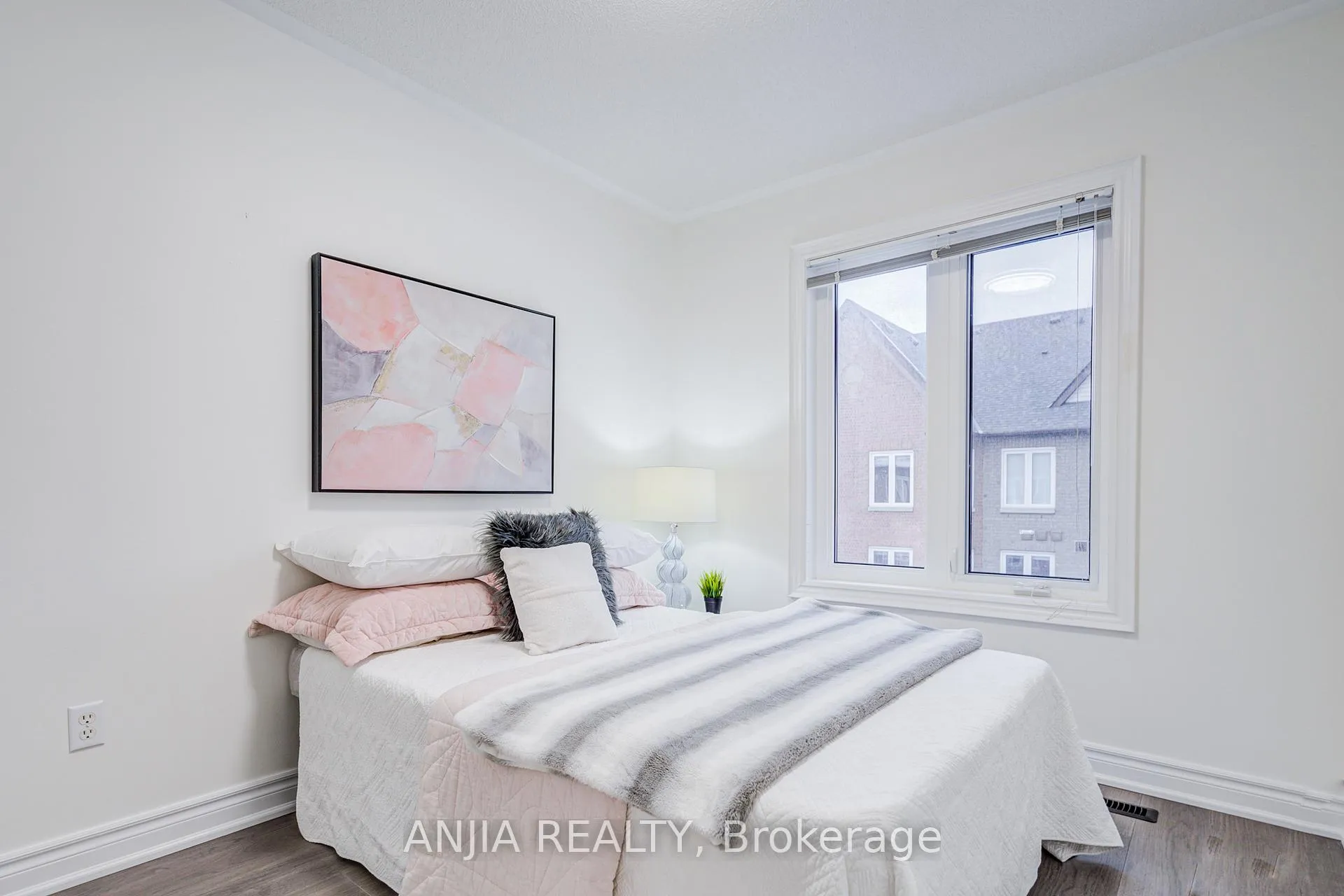 Photo 33 of Unit 32, 735 New Westminster Drive, Vaughan, Brownridge — HOMEH