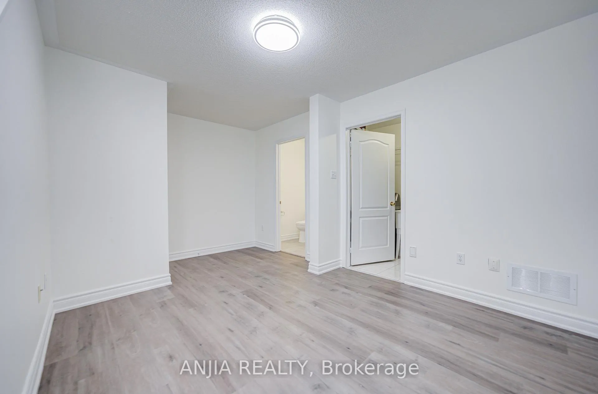 Photo 36 of Unit 32, 735 New Westminster Drive, Vaughan, Brownridge — HOMEH