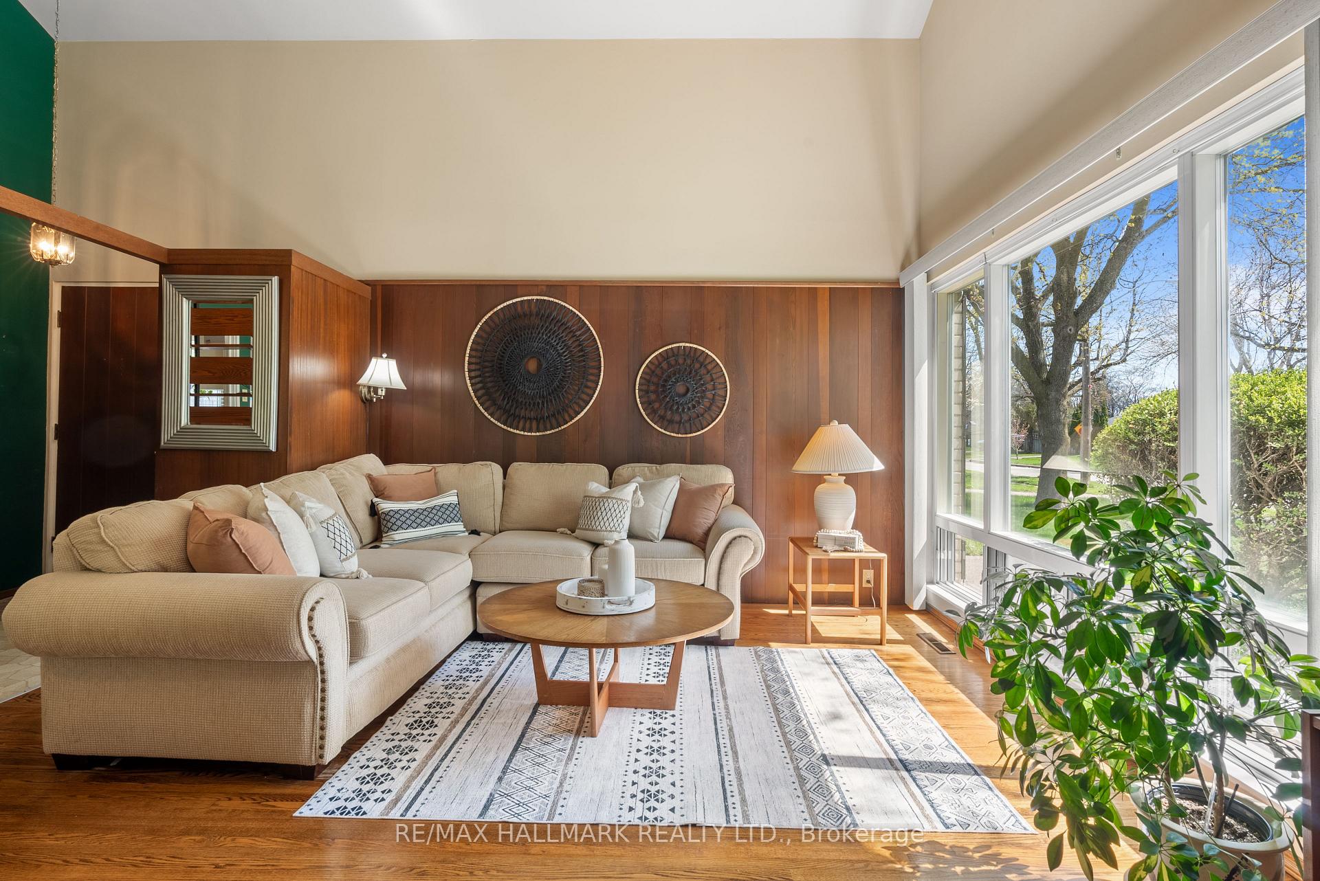 Photo 3 of 27 Oakley Boulevard, Scarborough, Bendale — HOMEH