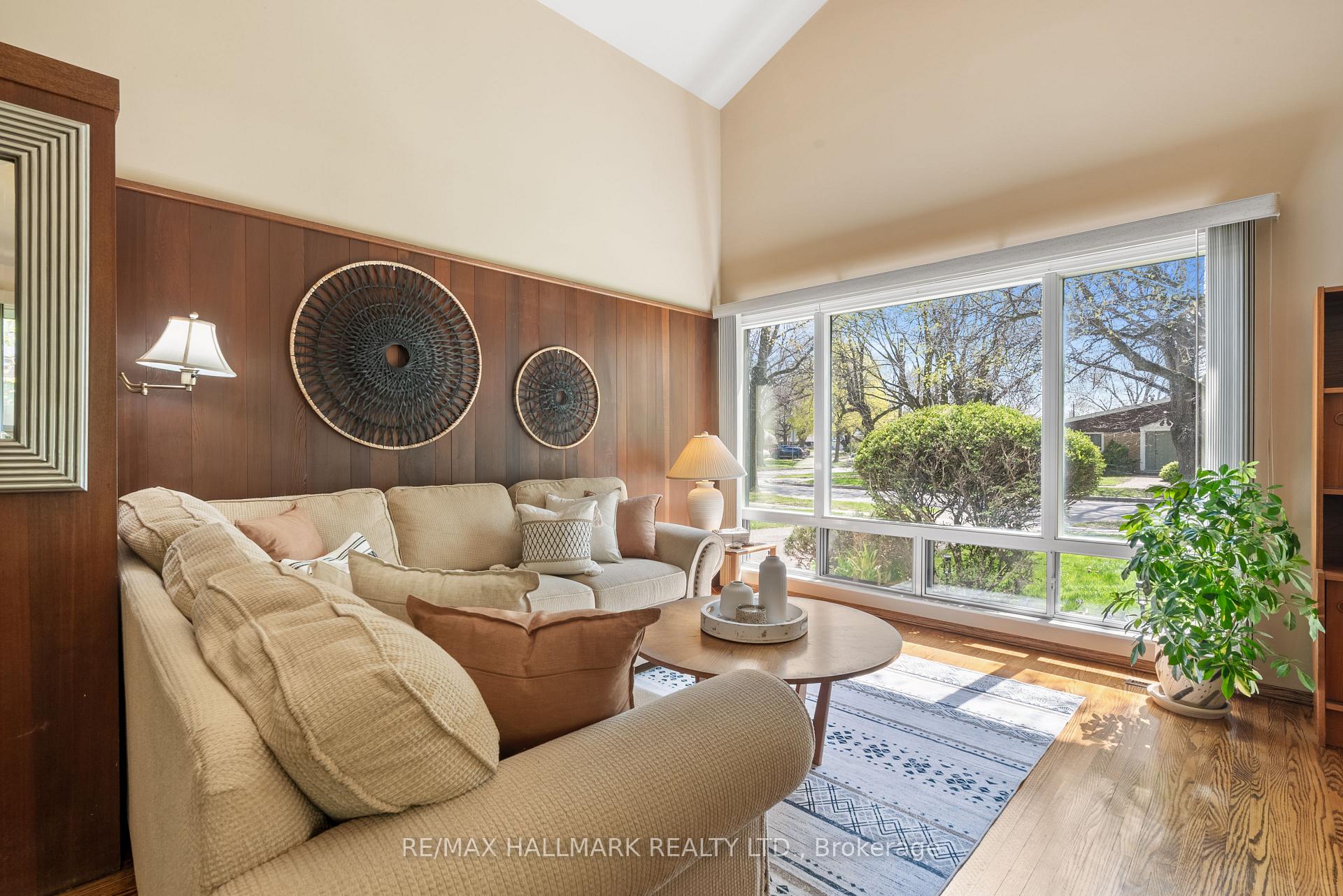 Photo 4 of 27 Oakley Boulevard, Scarborough, Bendale — HOMEH