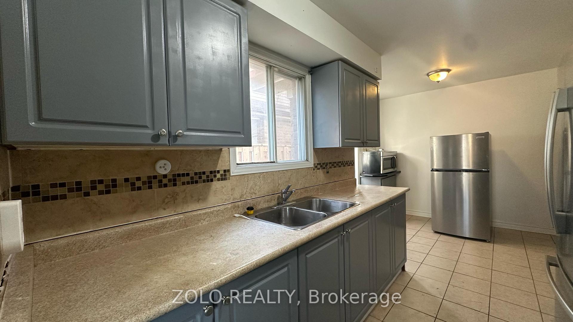 Photo 4 of Unit Main, 5 Roscoe Road N, Scarborough, Rouge — HOMEH
