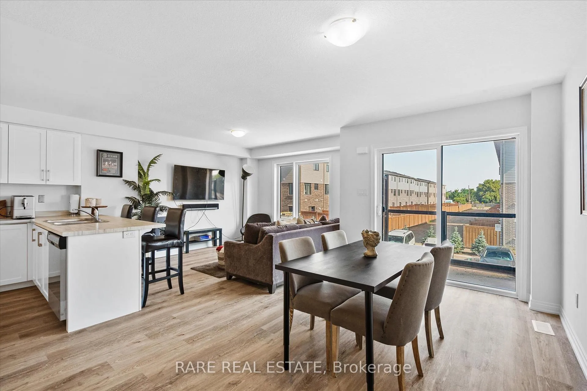 Photo 2 of 112 Dryden Lane, Hamilton, McQuesten — HOMEH