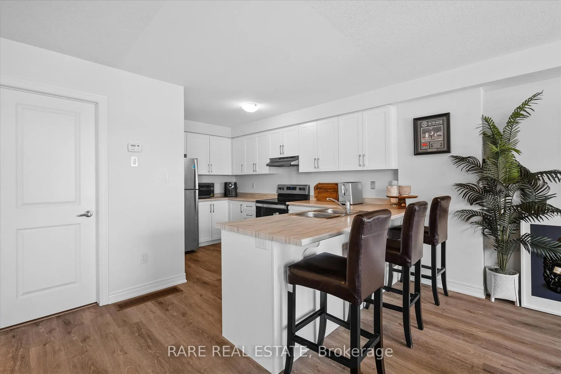 Photo 3 of 112 Dryden Lane, Hamilton, McQuesten — HOMEH