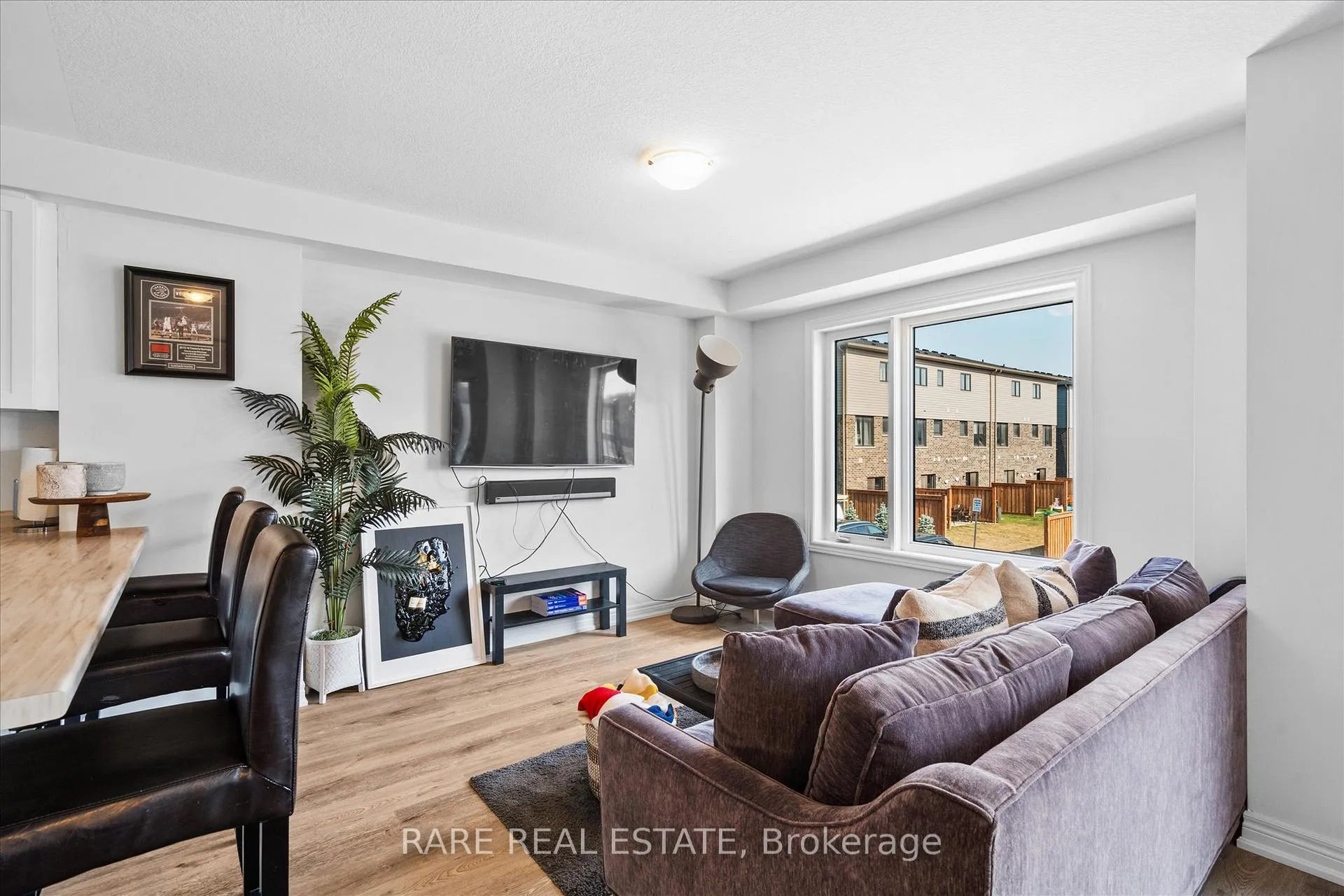 Photo 7 of 112 Dryden Lane, Hamilton, McQuesten — HOMEH