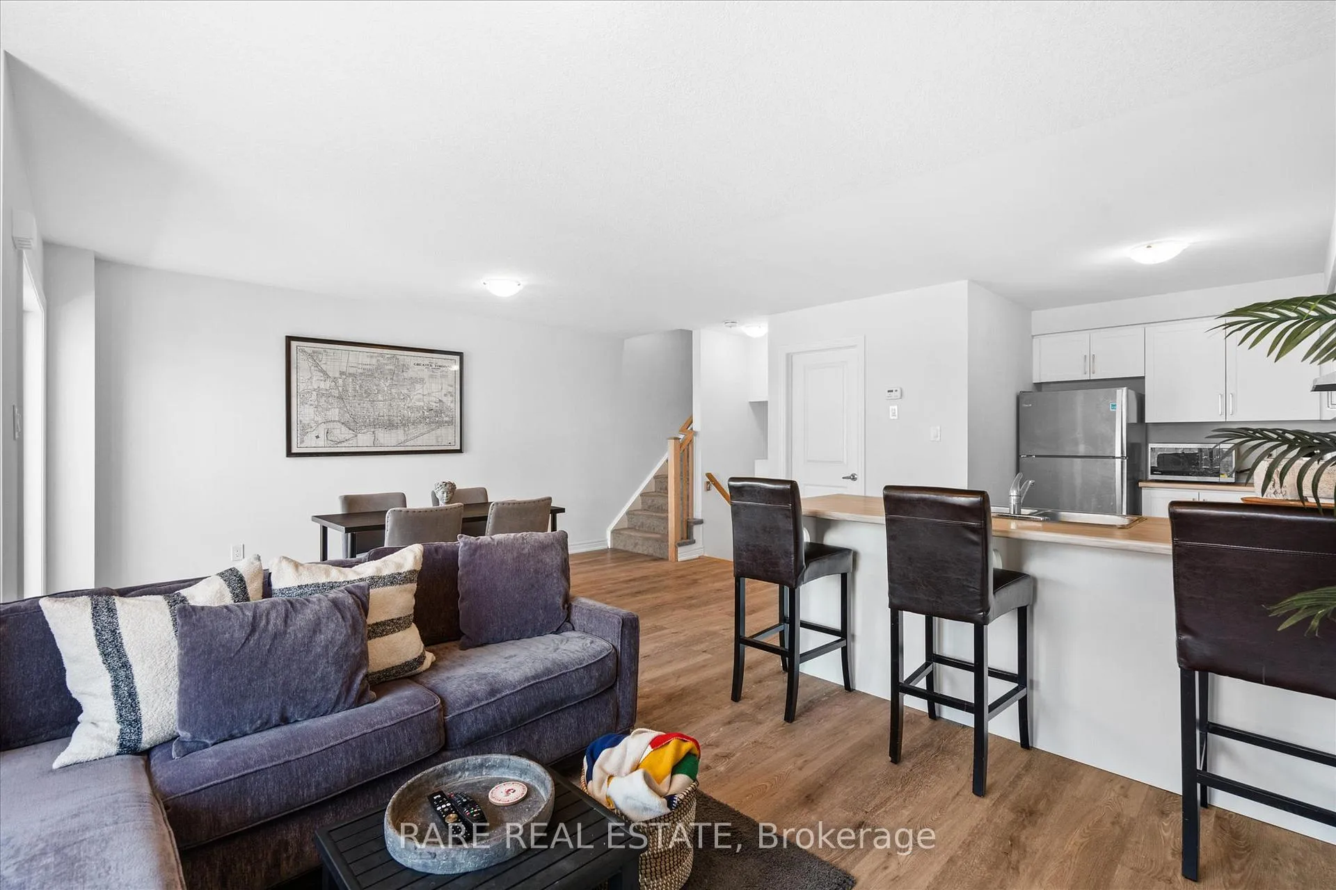 Photo 11 of 112 Dryden Lane, Hamilton, McQuesten — HOMEH