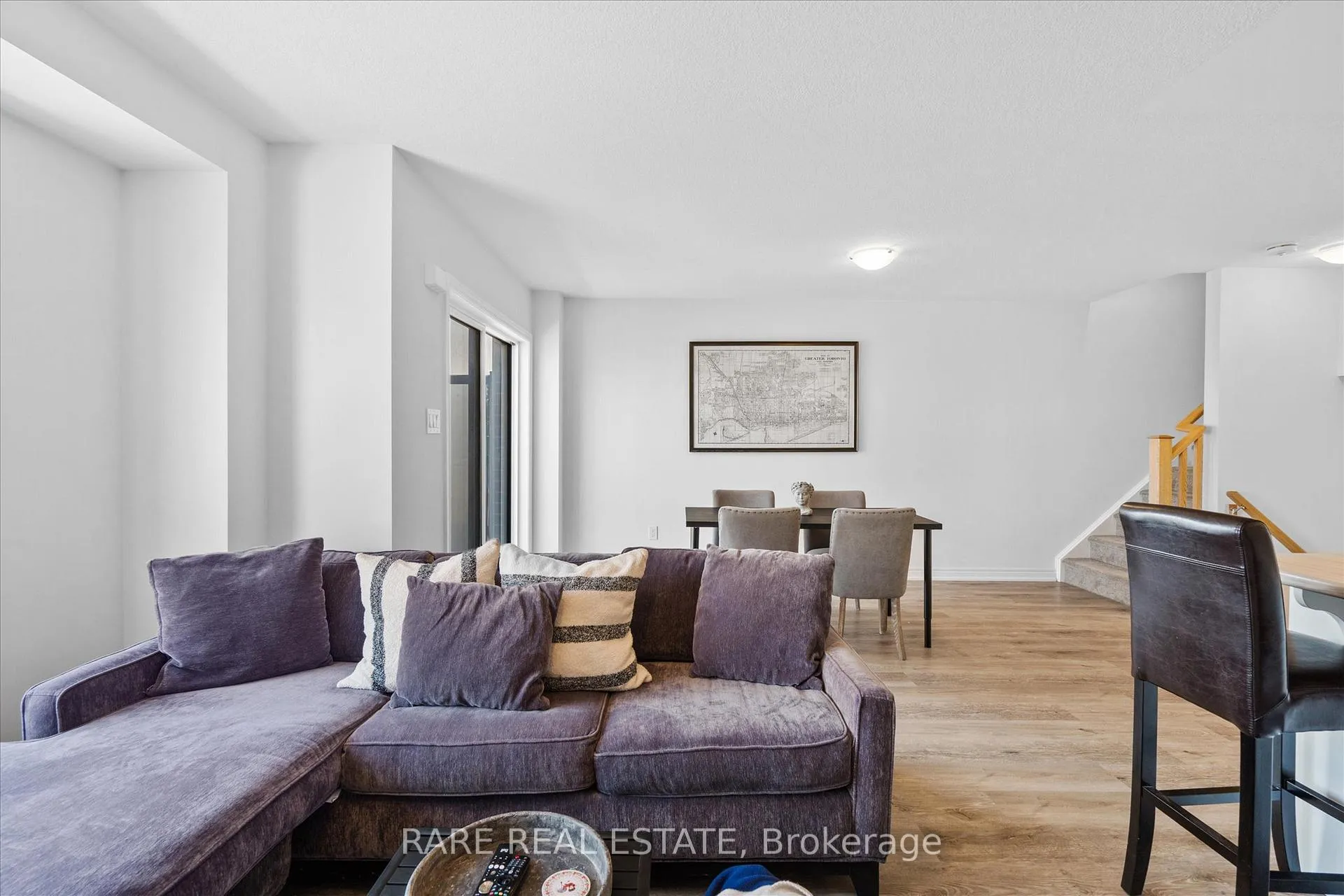 Photo 12 of 112 Dryden Lane, Hamilton, McQuesten — HOMEH