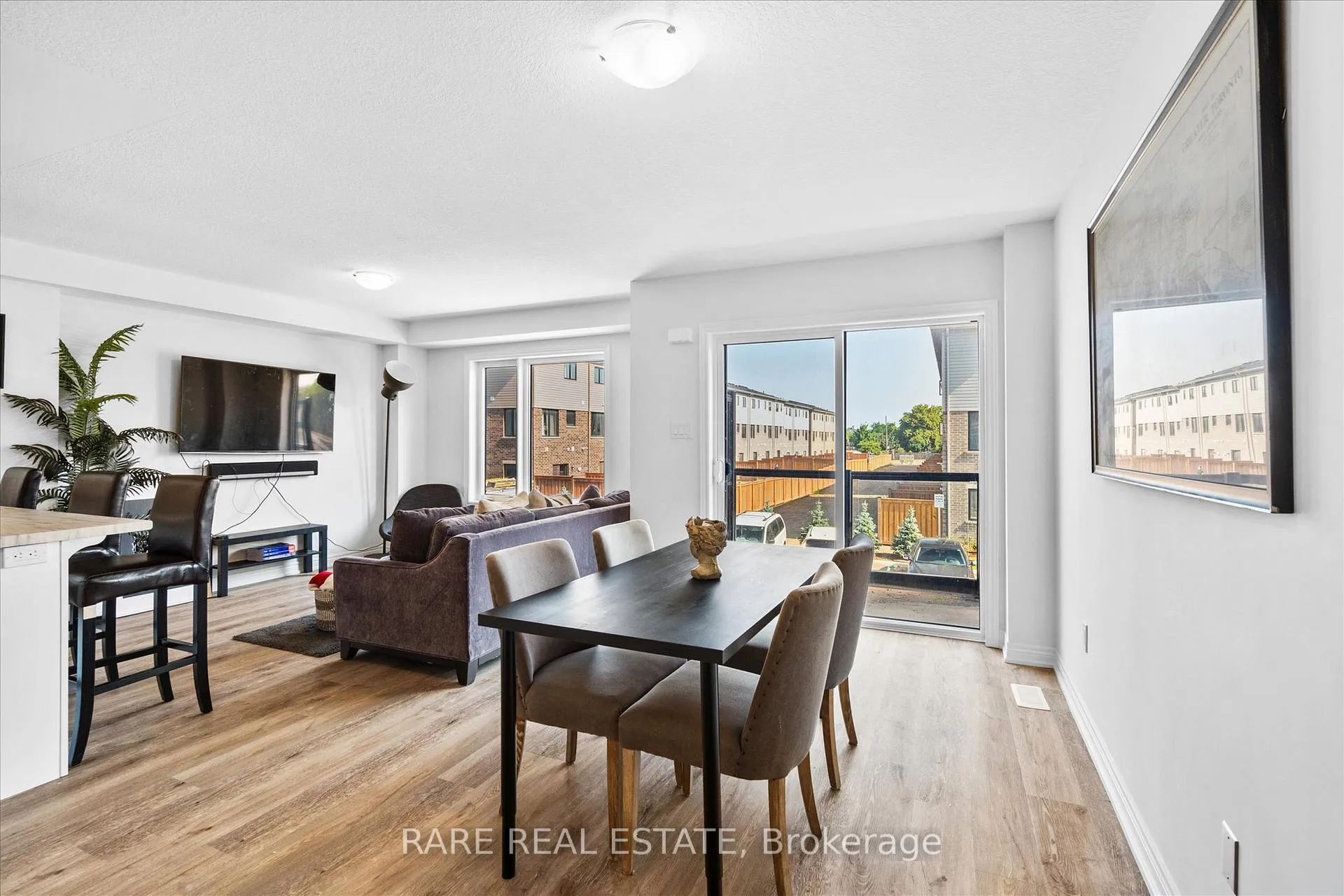 Photo 14 of 112 Dryden Lane, Hamilton, McQuesten — HOMEH