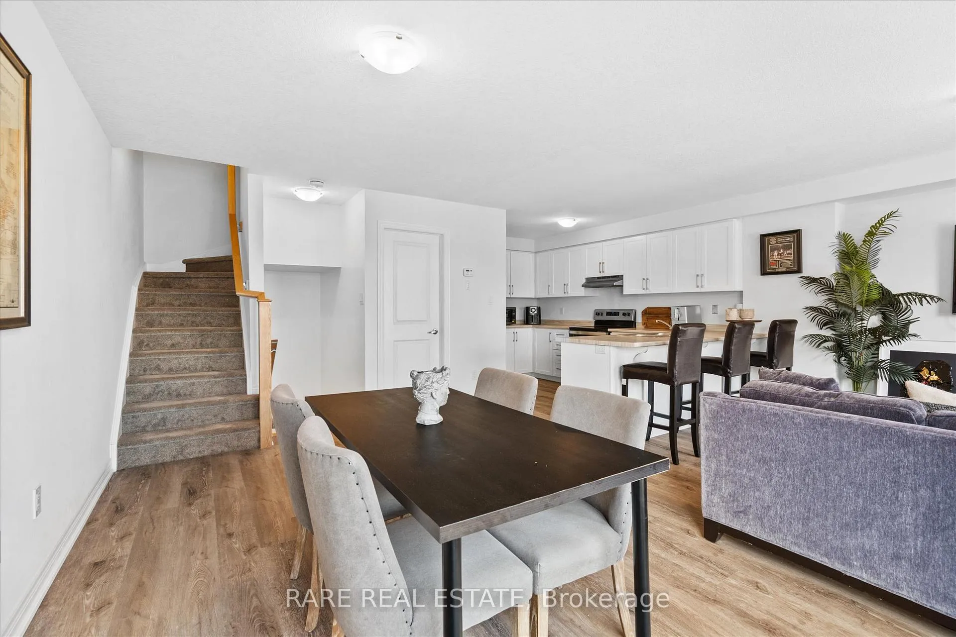 Photo 15 of 112 Dryden Lane, Hamilton, McQuesten — HOMEH