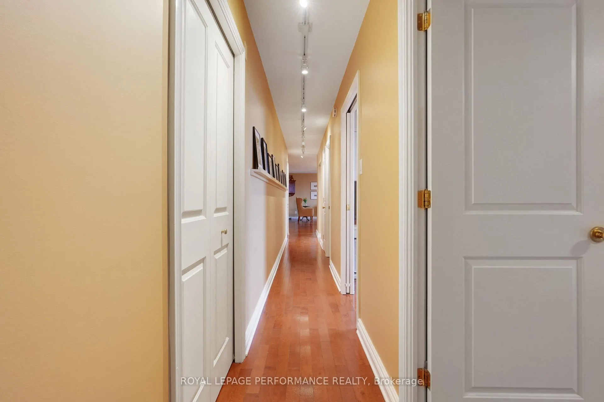Photo 2 of Unit 704, 333 Chapel Street, Ottawa, Sandy Hill — HOMEH