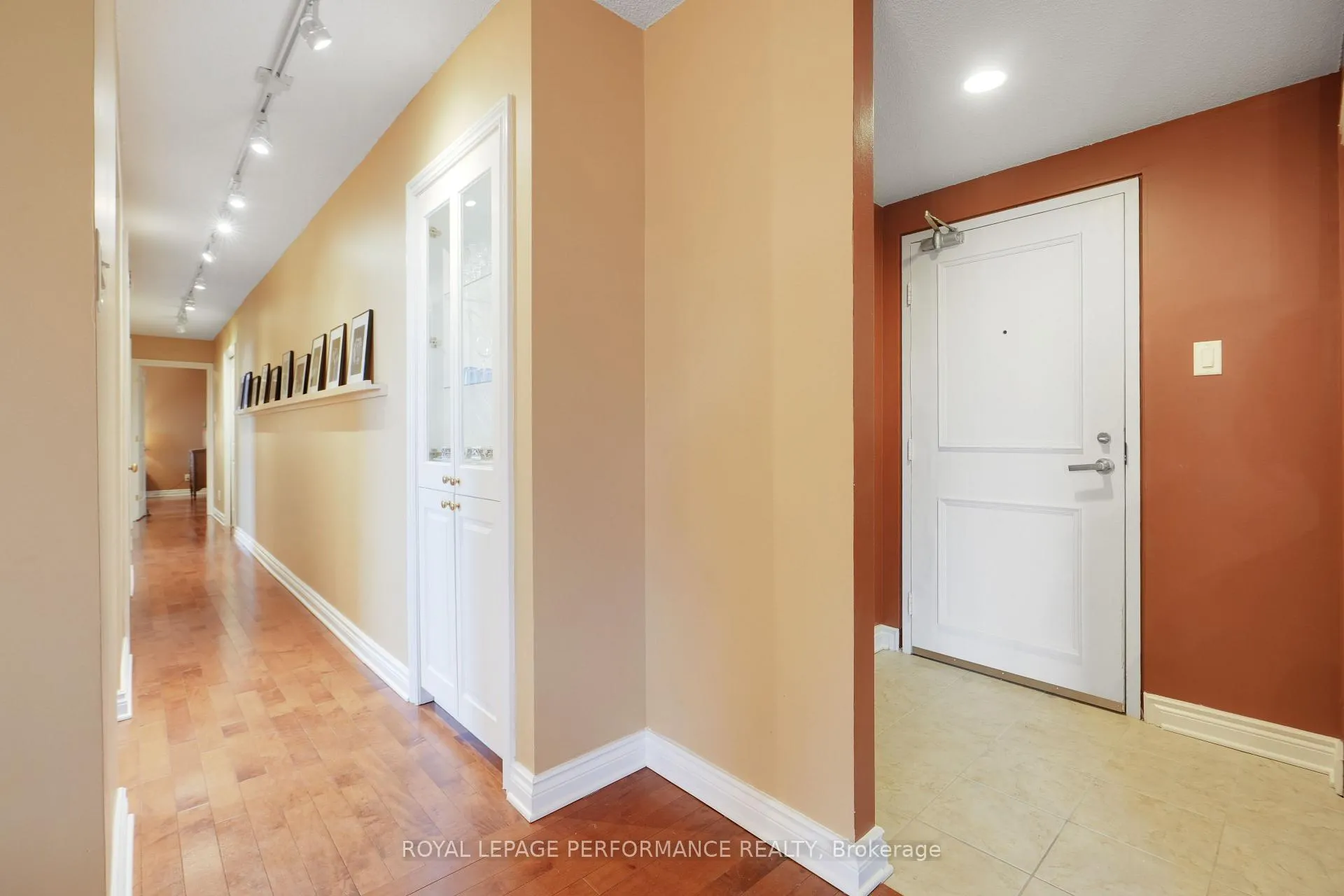 Photo 5 of Unit 704, 333 Chapel Street, Ottawa, Sandy Hill — HOMEH