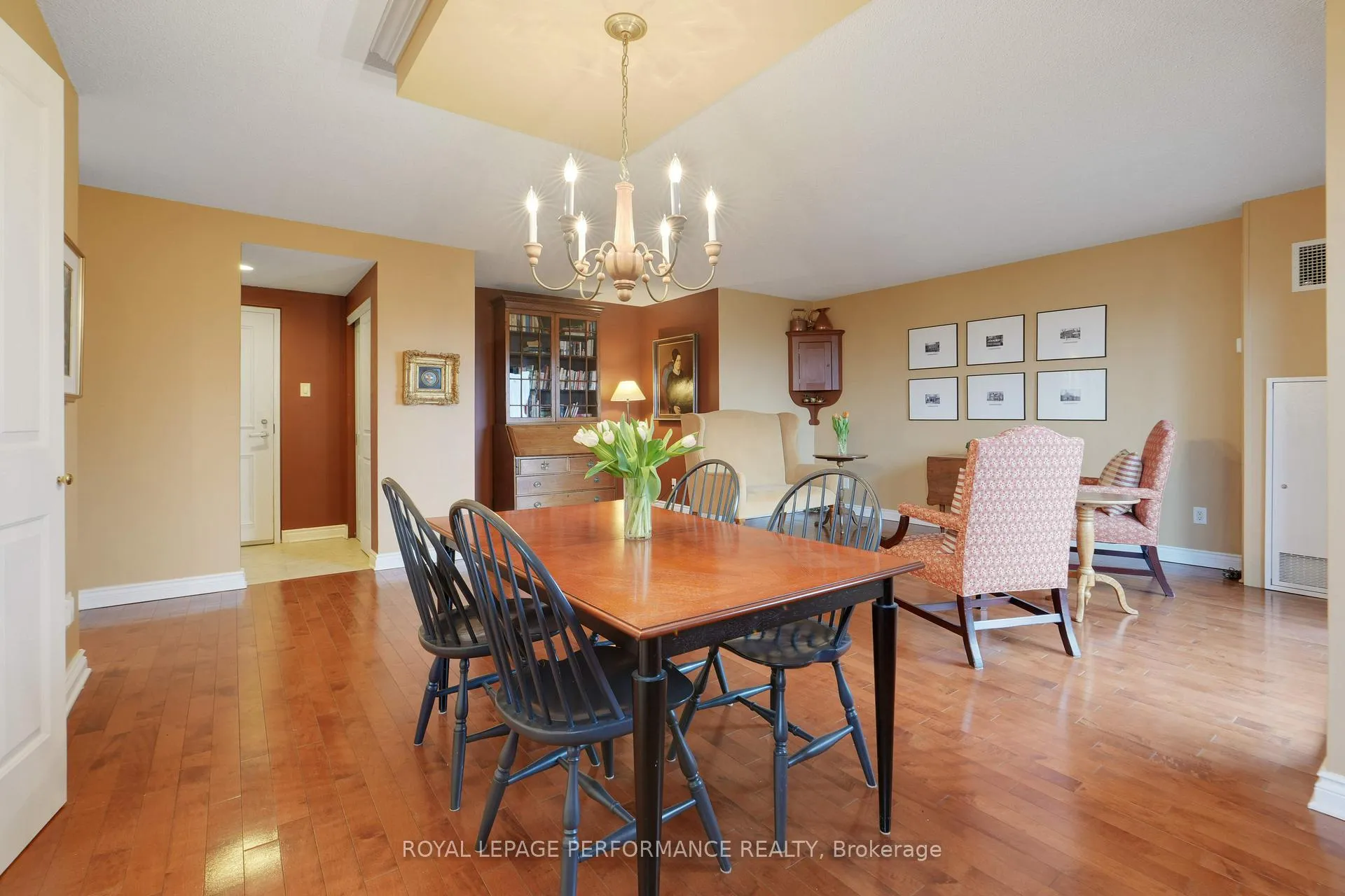 Photo 10 of Unit 704, 333 Chapel Street, Ottawa, Sandy Hill — HOMEH
