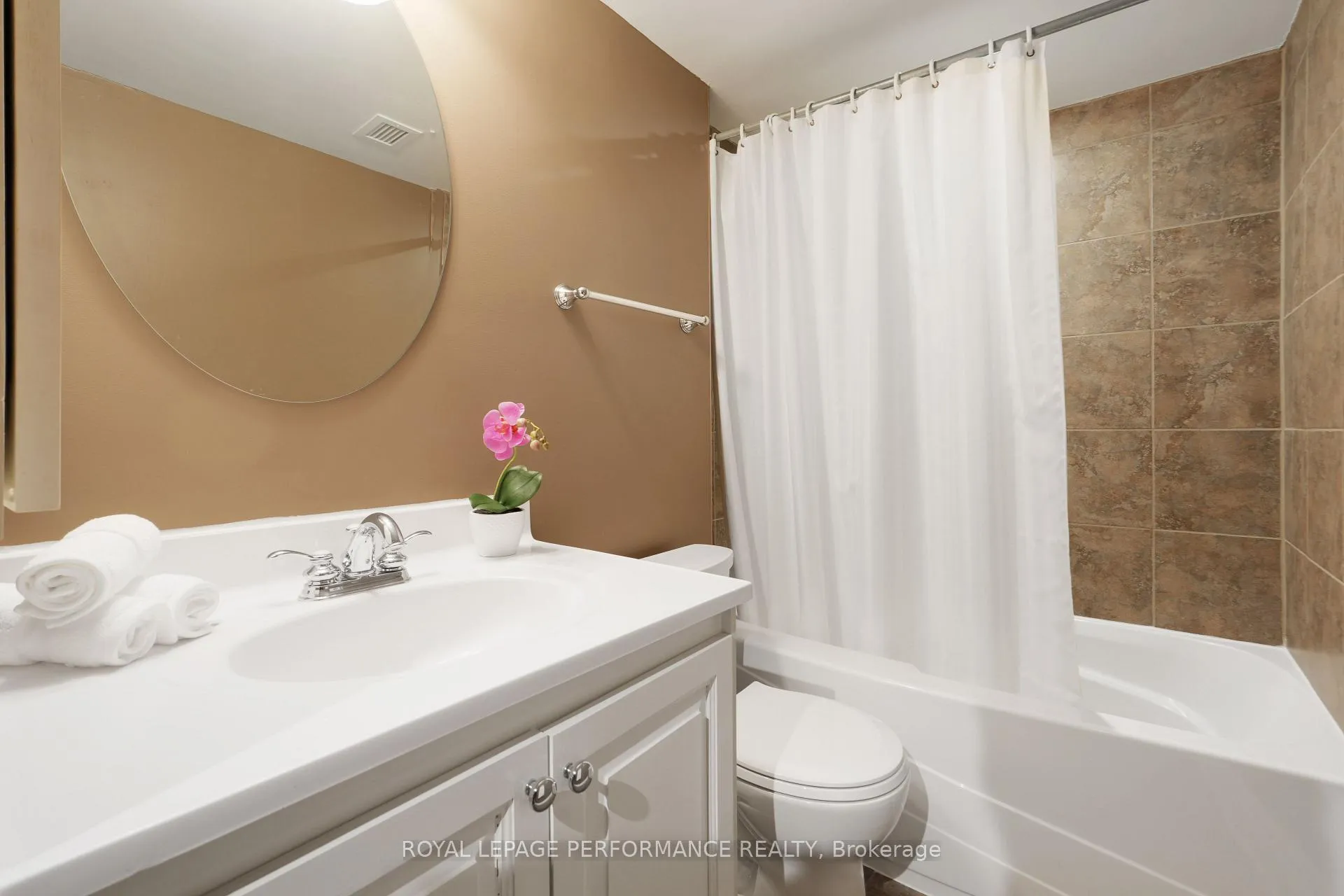 Photo 21 of Unit 704, 333 Chapel Street, Ottawa, Sandy Hill — HOMEH