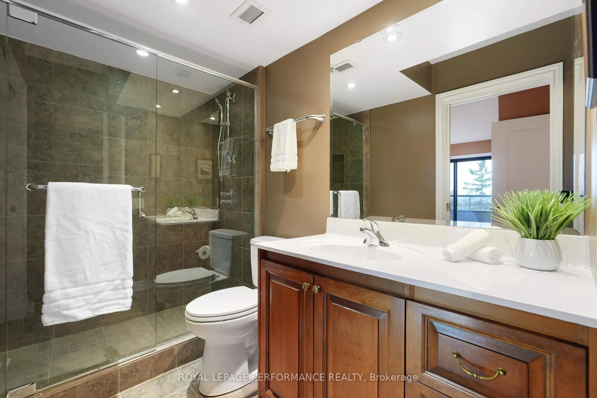 Photo 30 of Unit 704, 333 Chapel Street, Ottawa, Sandy Hill — HOMEH