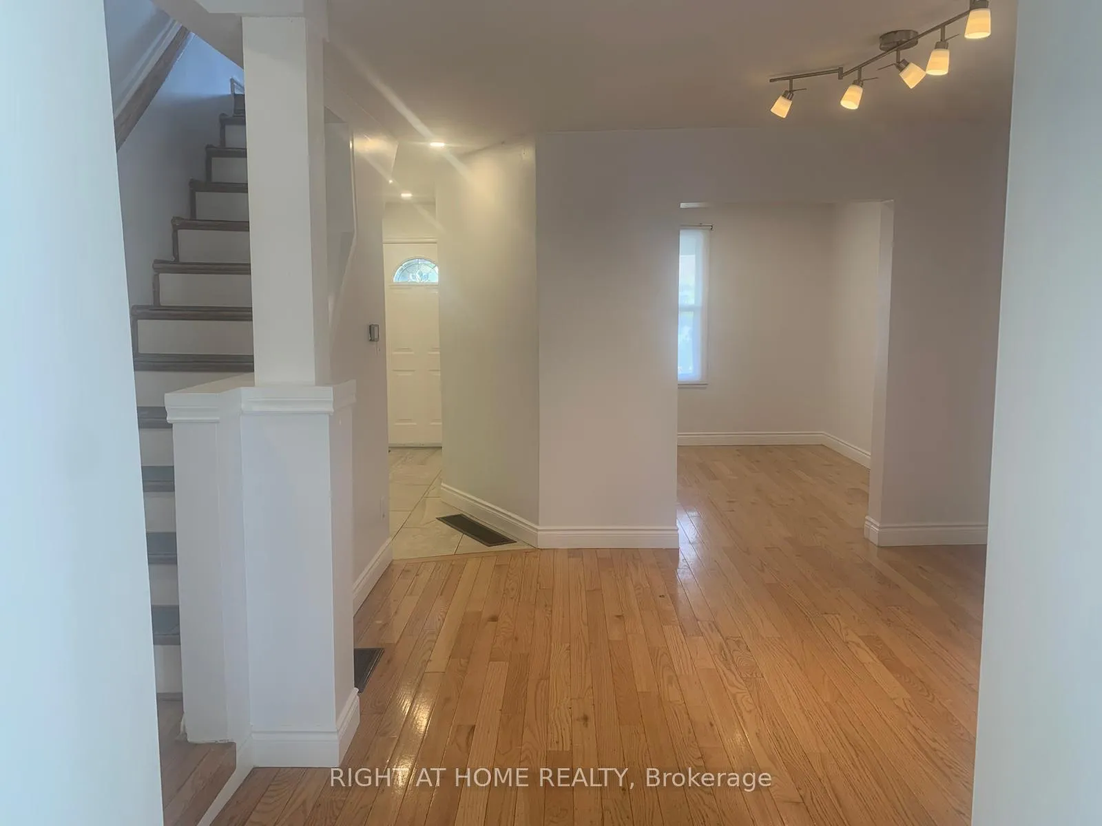 Photo 2 of 38 Beechwood Avenue, Hamilton, Stipley — HOMEH