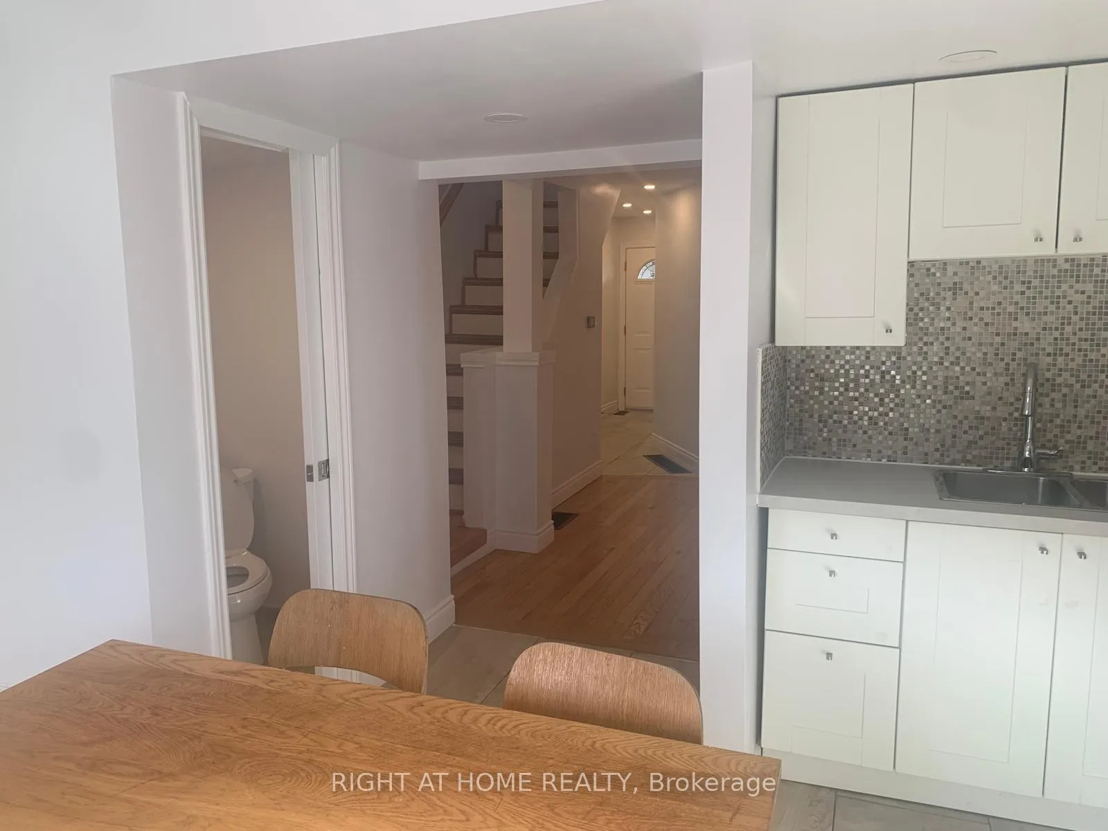 Photo 5 of 38 Beechwood Avenue, Hamilton, Stipley — HOMEH
