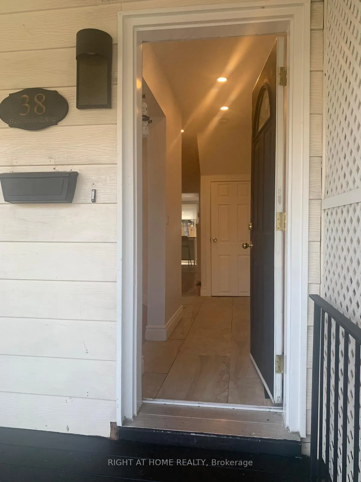 Photo 15 of 38 Beechwood Avenue, Hamilton, Stipley — HOMEH