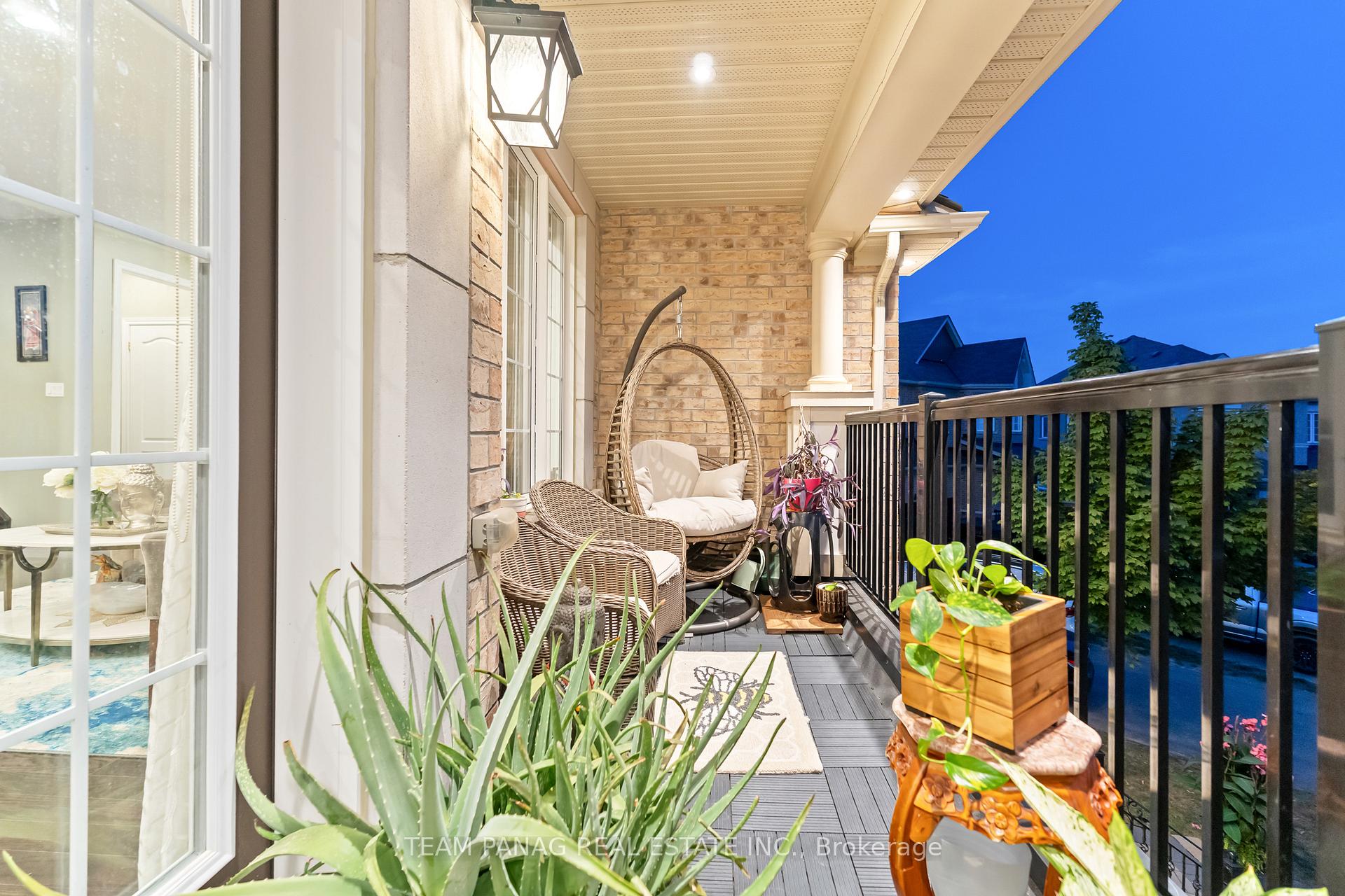 Photo 7 of 22 Cedarsprings Way, Brampton, Sandringham-Wellington — HOMEH