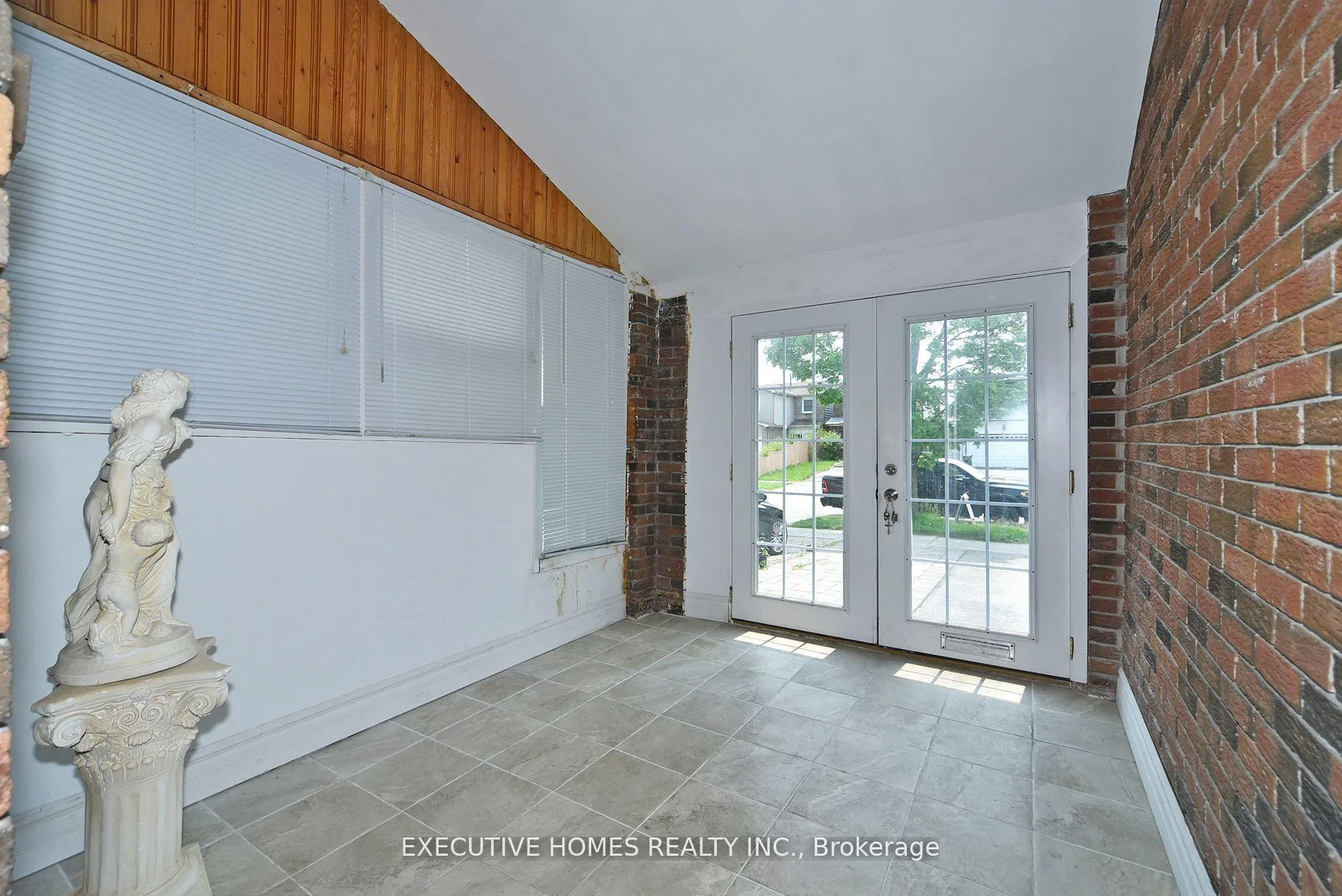 Photo 3 of 194 Braymore Boulevard, Scarborough, Rouge — HOMEH