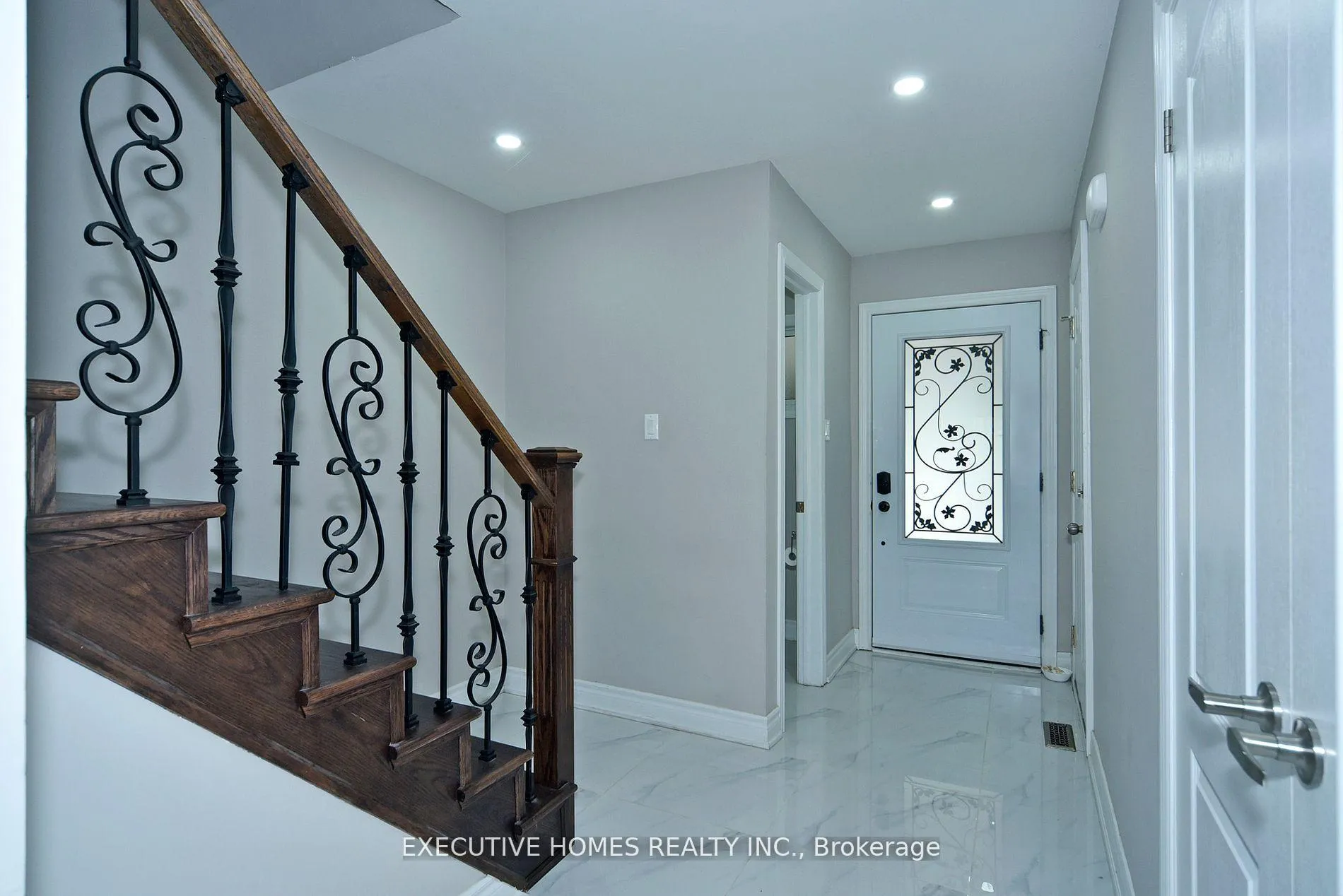 Photo 4 of 194 Braymore Boulevard, Scarborough, Rouge — HOMEH