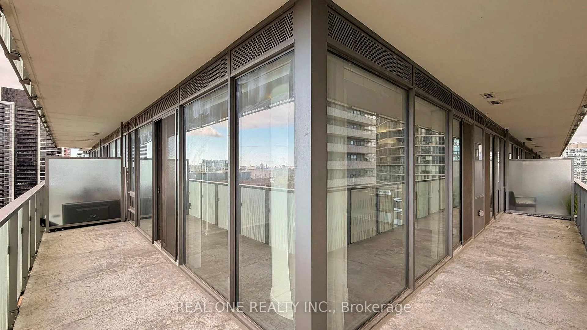 Photo 12 of Unit 2510, 50 Charles Street E, Toronto, Church-Yonge Corridor — HOMEH