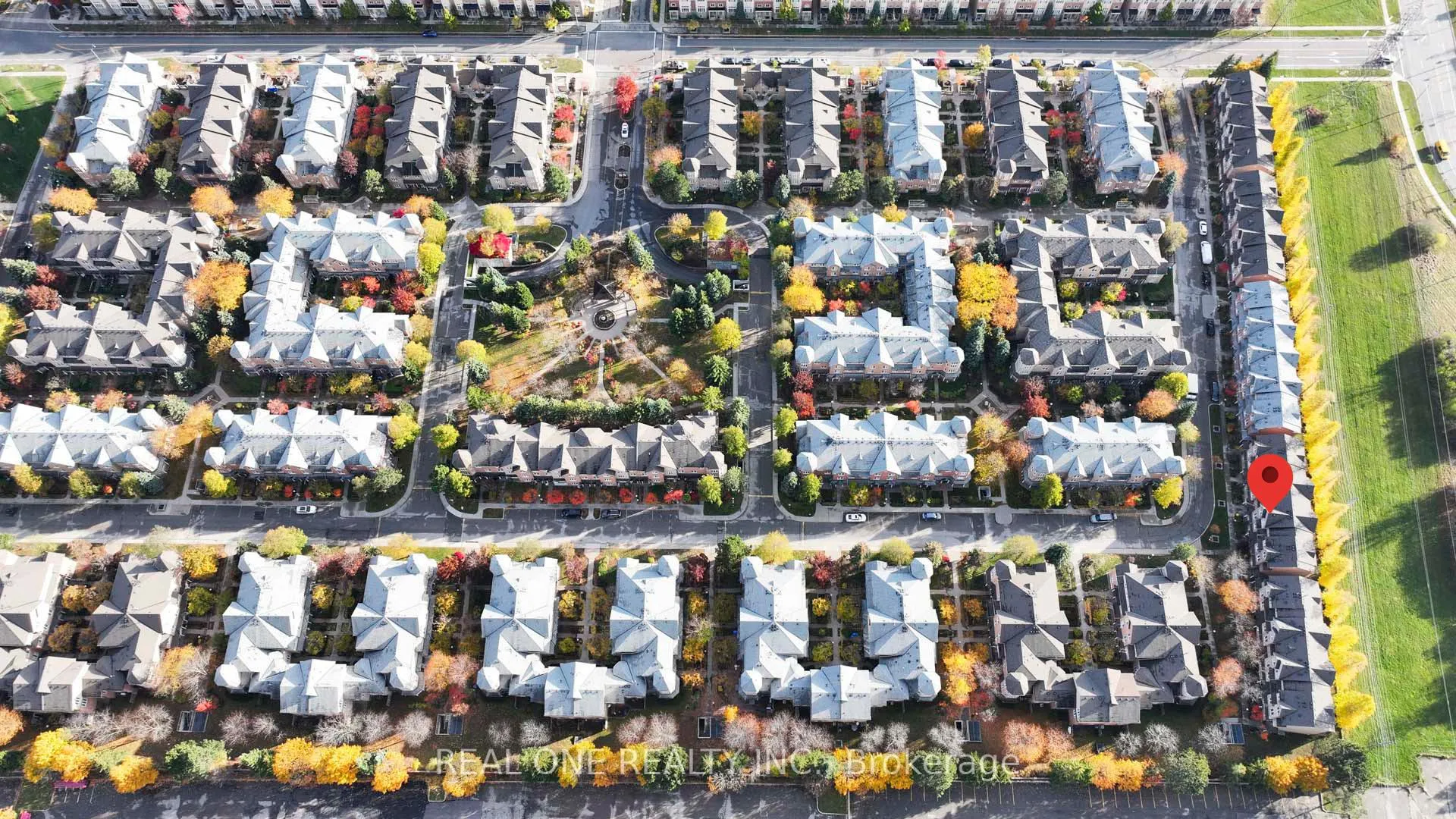 Photo 3 of Unit 5, 8 St Moritz Way, Markham, Unionville — HOMEH