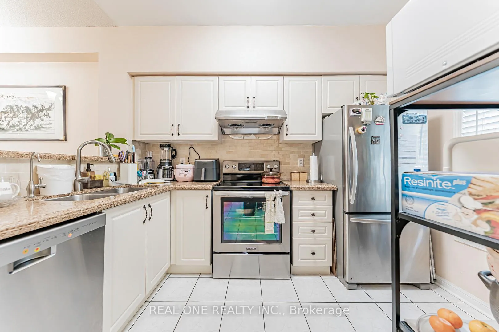Photo 8 of Unit 5, 8 St Moritz Way, Markham, Unionville — HOMEH