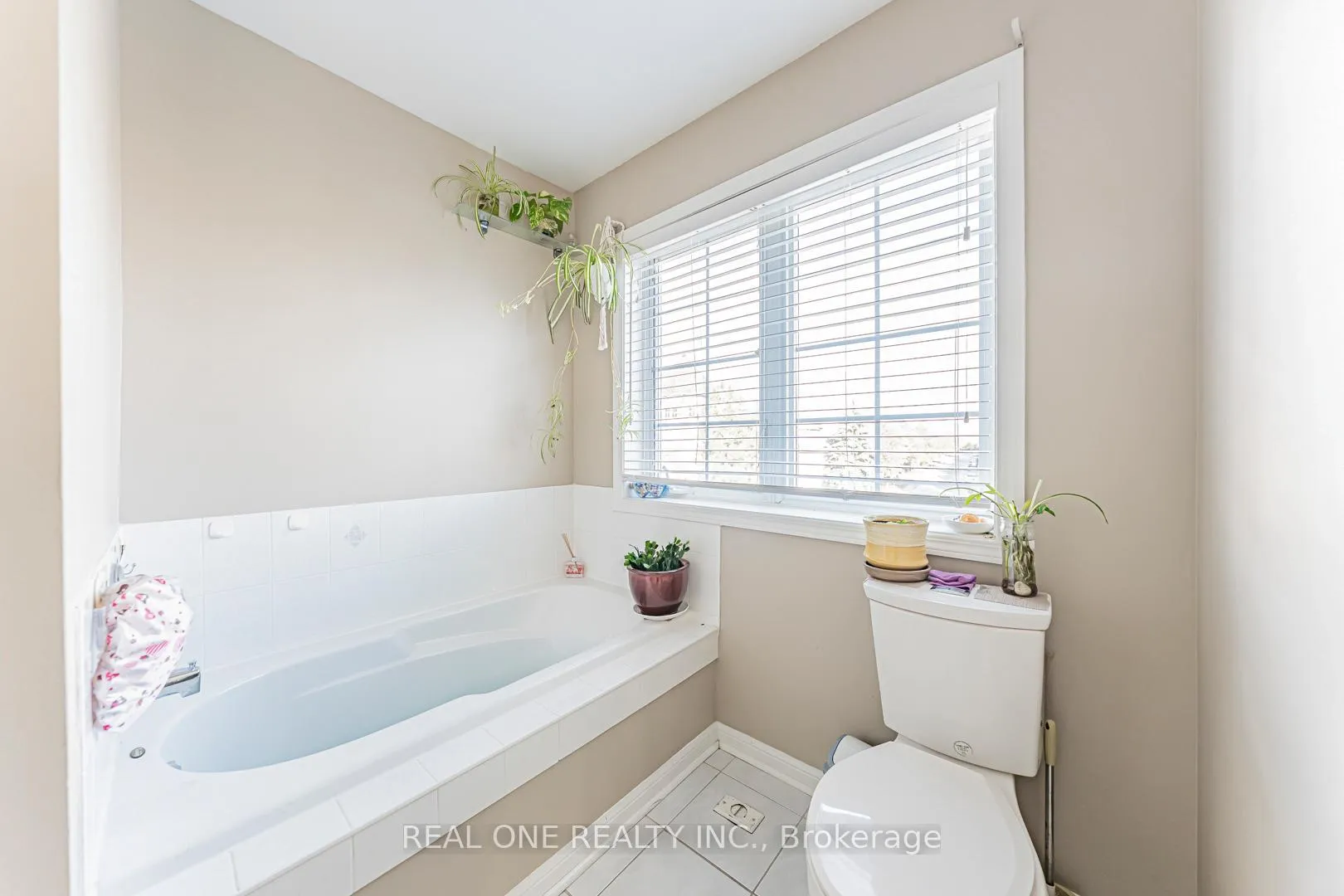 Photo 29 of Unit 5, 8 St Moritz Way, Markham, Unionville — HOMEH