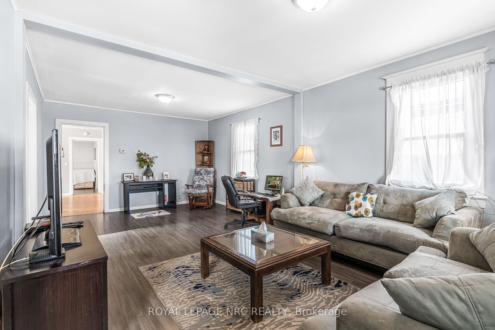 Photo 2 of 113 Morton Street, Thorold, Allanburg/Thorold South — HOMEH