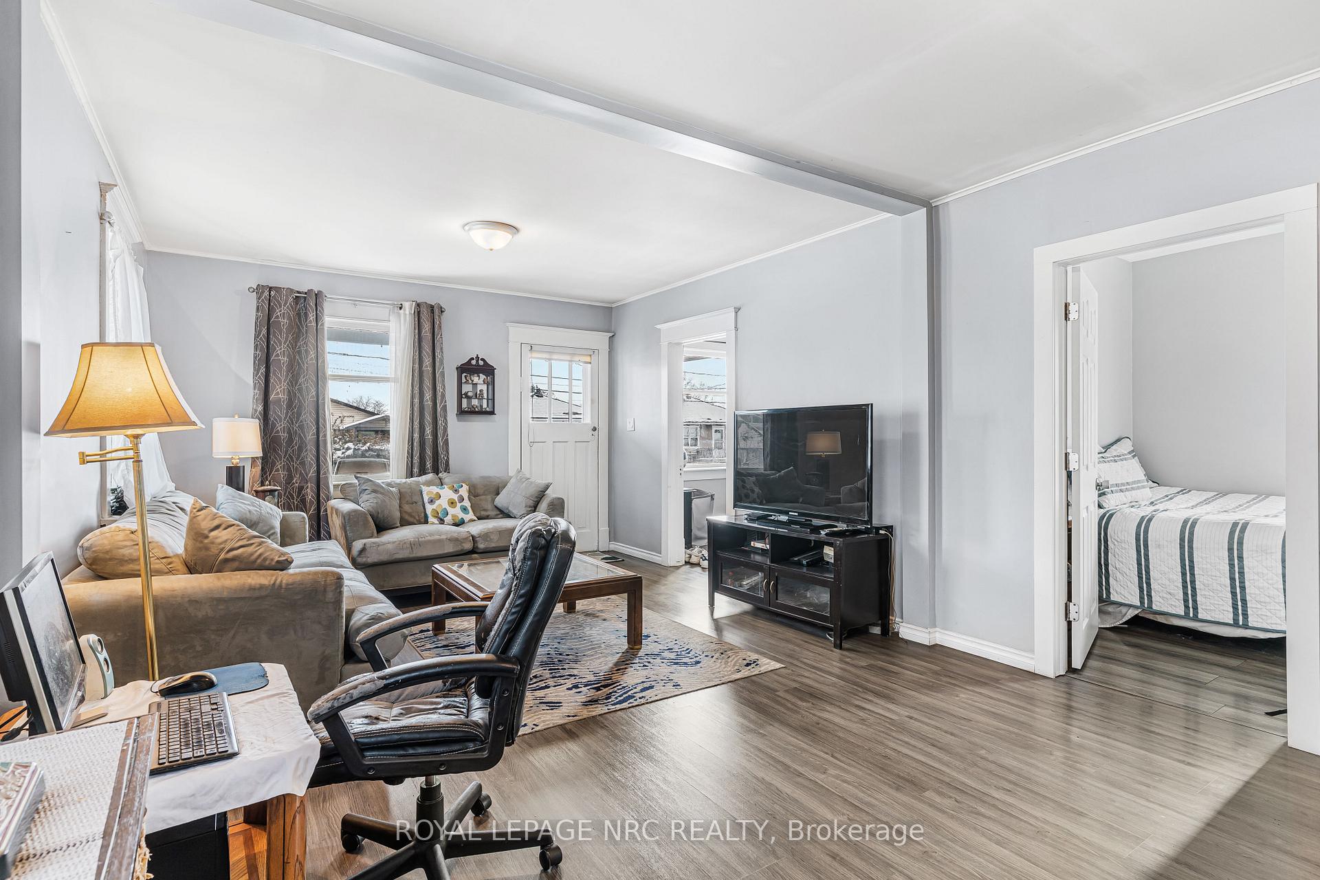 Photo 3 of 113 Morton Street, Thorold, Allanburg/Thorold South — HOMEH