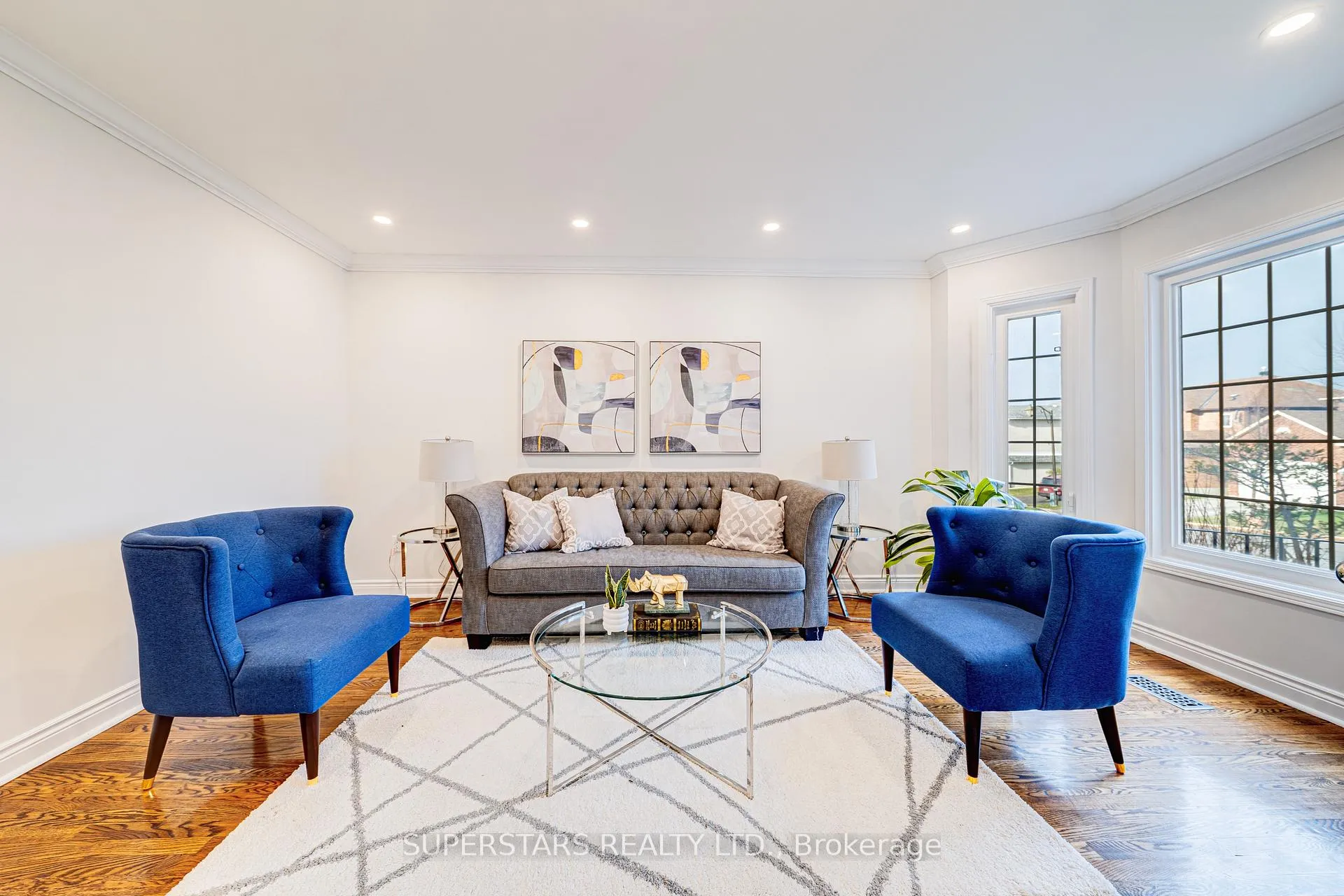 Photo 2 of 149 Tomlinson Circle, Markham, Buttonville — HOMEH