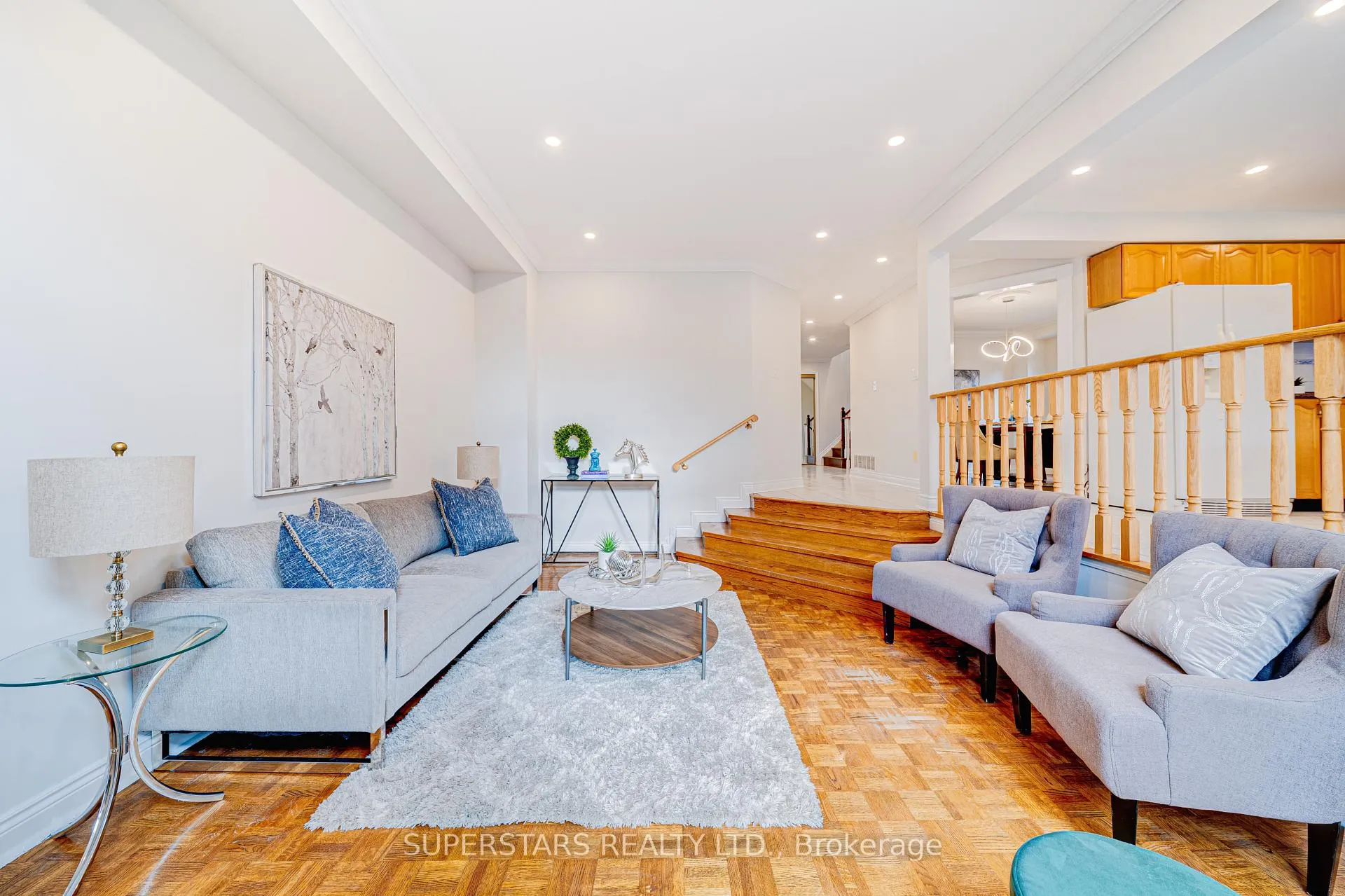 Photo 5 of 149 Tomlinson Circle, Markham, Buttonville — HOMEH