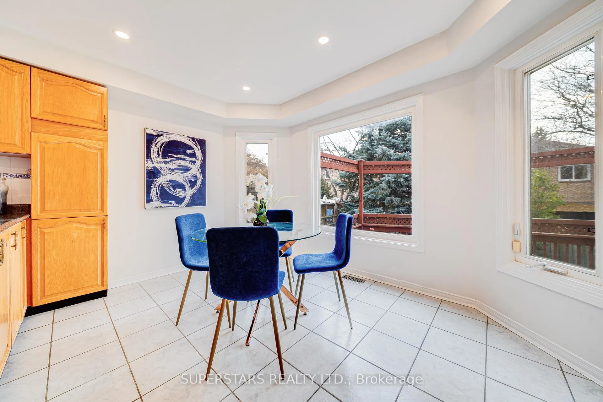 Photo 9 of 149 Tomlinson Circle, Markham, Buttonville — HOMEH
