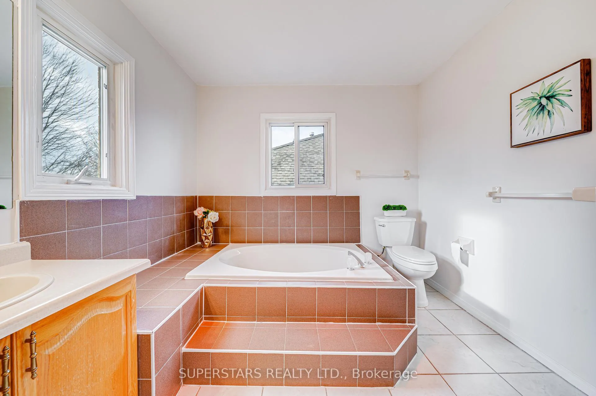 Photo 15 of 149 Tomlinson Circle, Markham, Buttonville — HOMEH