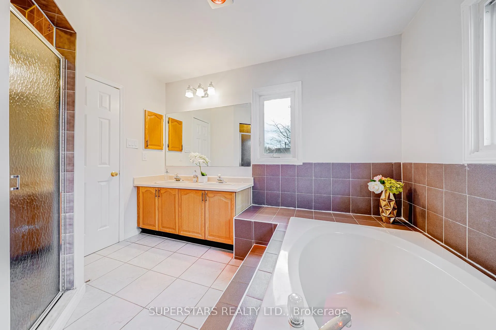 Photo 16 of 149 Tomlinson Circle, Markham, Buttonville — HOMEH