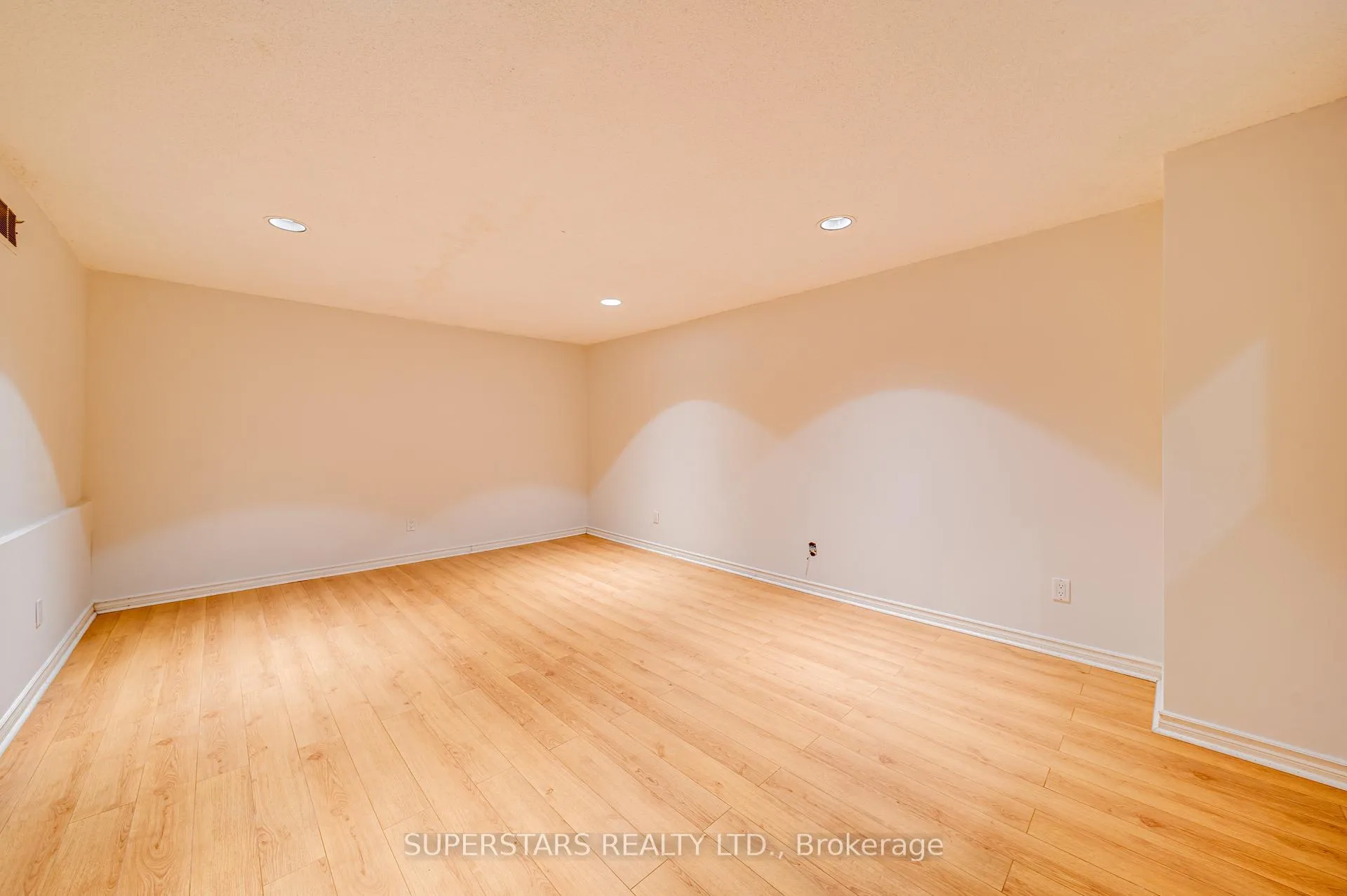 Photo 25 of 149 Tomlinson Circle, Markham, Buttonville — HOMEH