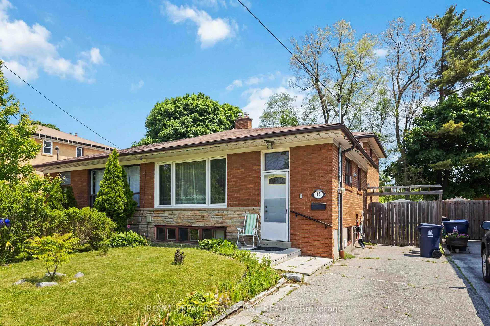 Front of 143 Rodda Boulevard