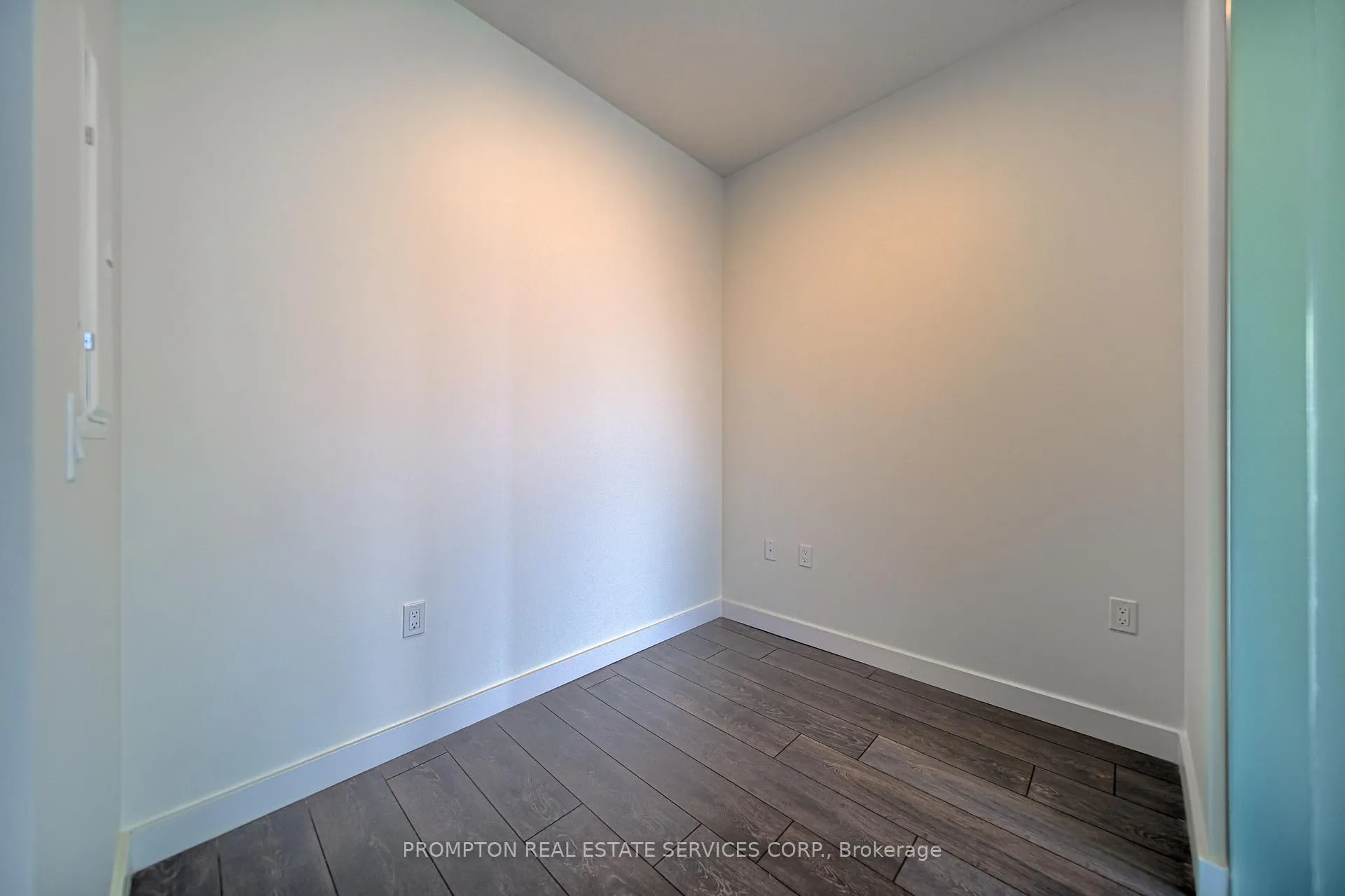 Photo 14 of Unit 808, 95 Mcmahon Drive, North York, Bayview Village — HOMEH
