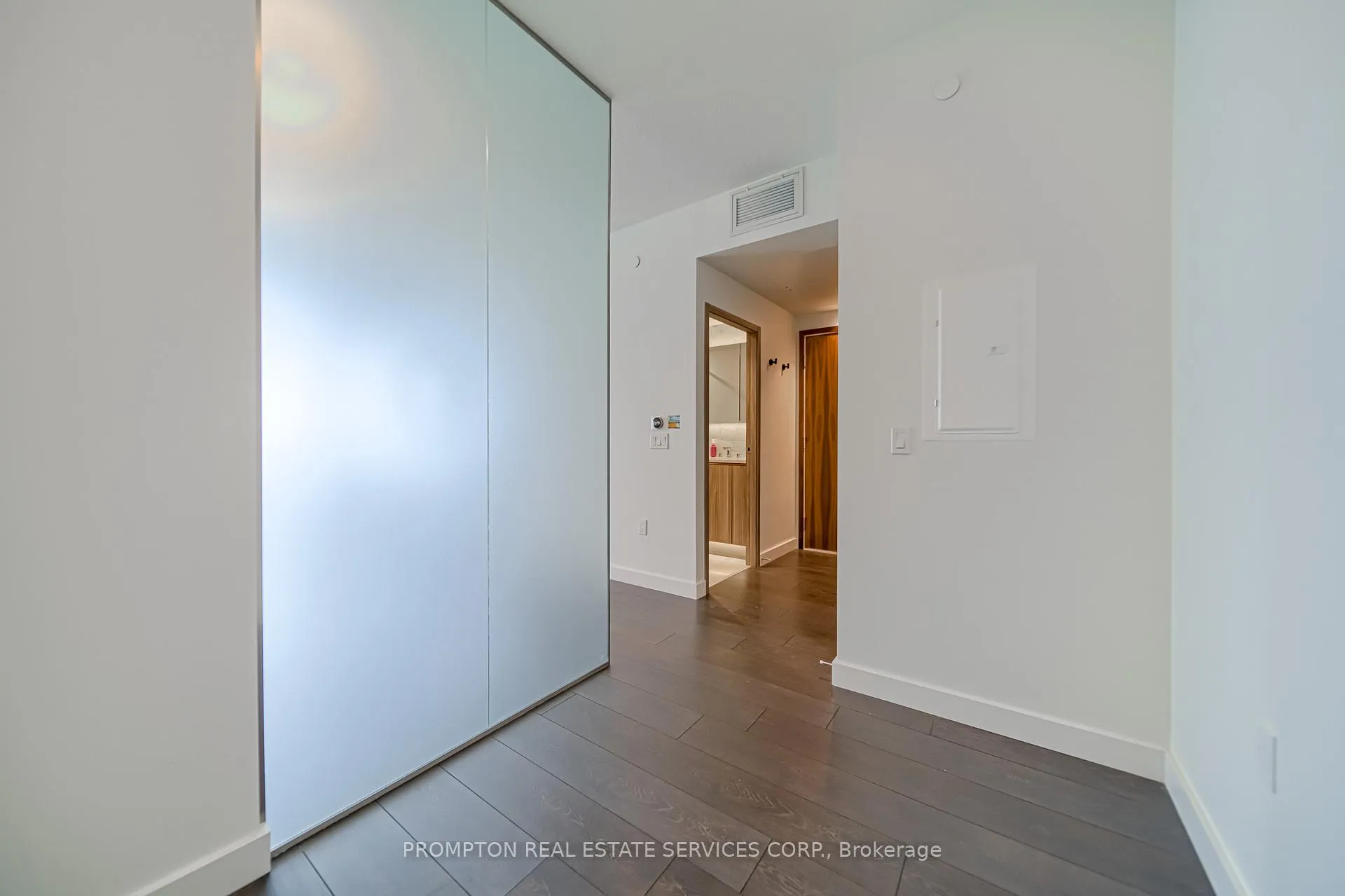 Photo 15 of Unit 808, 95 Mcmahon Drive, North York, Bayview Village — HOMEH