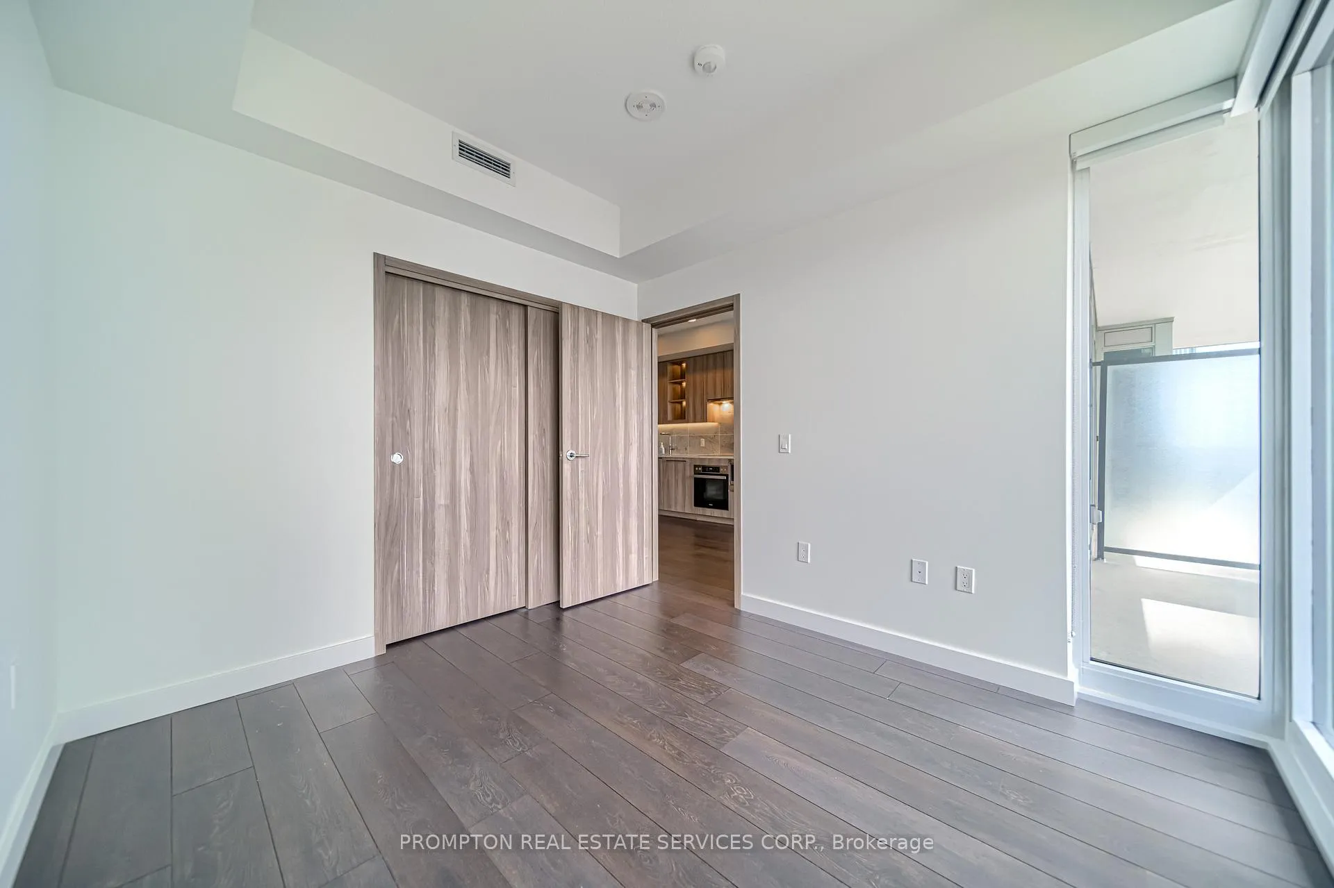 Photo 18 of Unit 808, 95 Mcmahon Drive, North York, Bayview Village — HOMEH