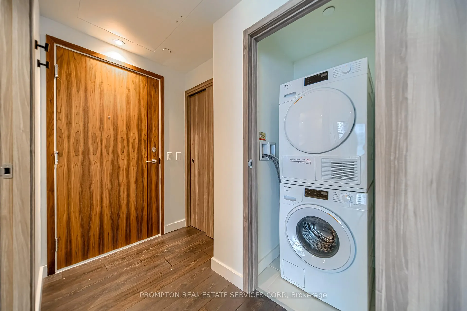 Photo 22 of Unit 808, 95 Mcmahon Drive, North York, Bayview Village — HOMEH