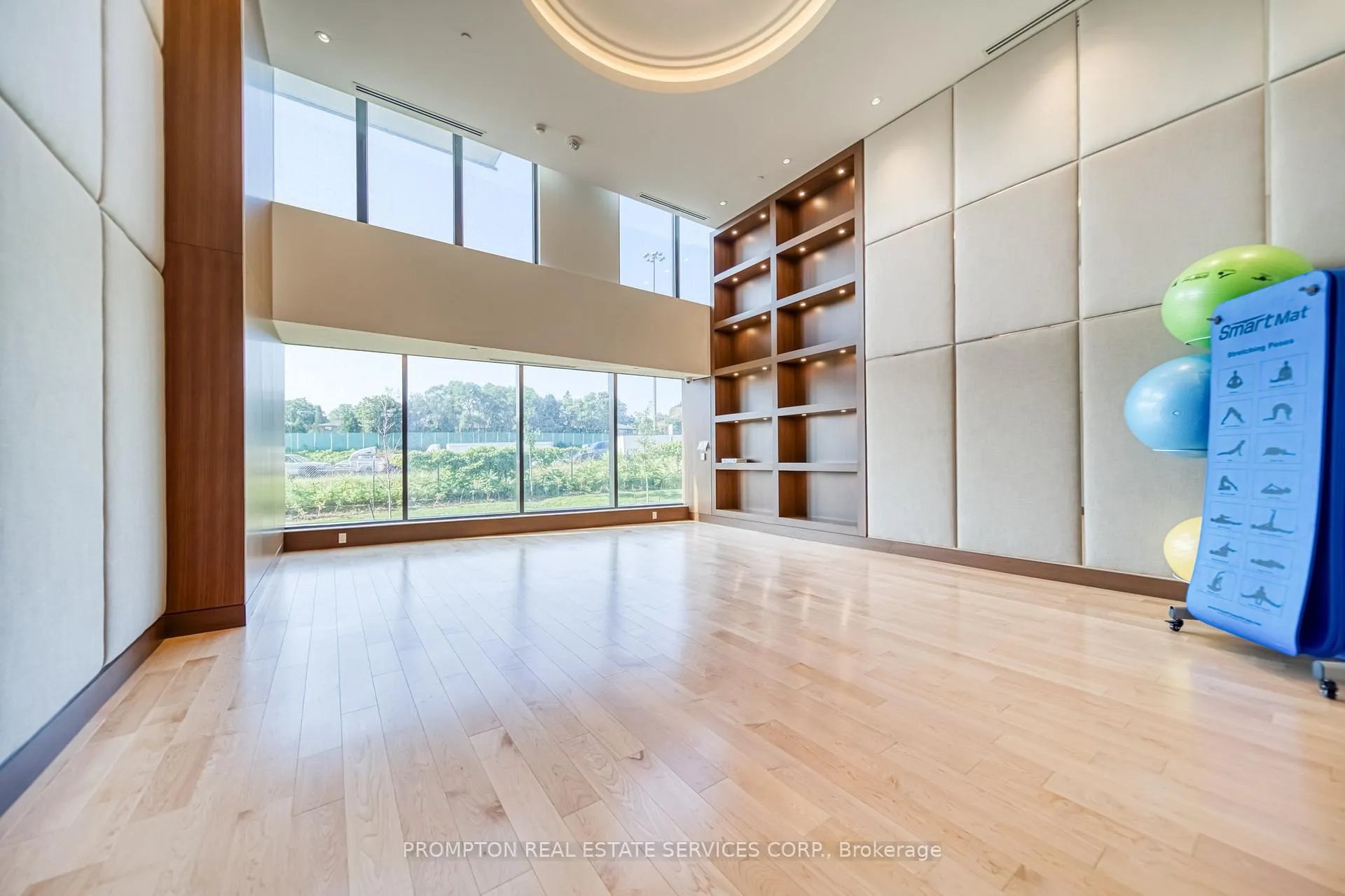 Photo 32 of Unit 808, 95 Mcmahon Drive, North York, Bayview Village — HOMEH