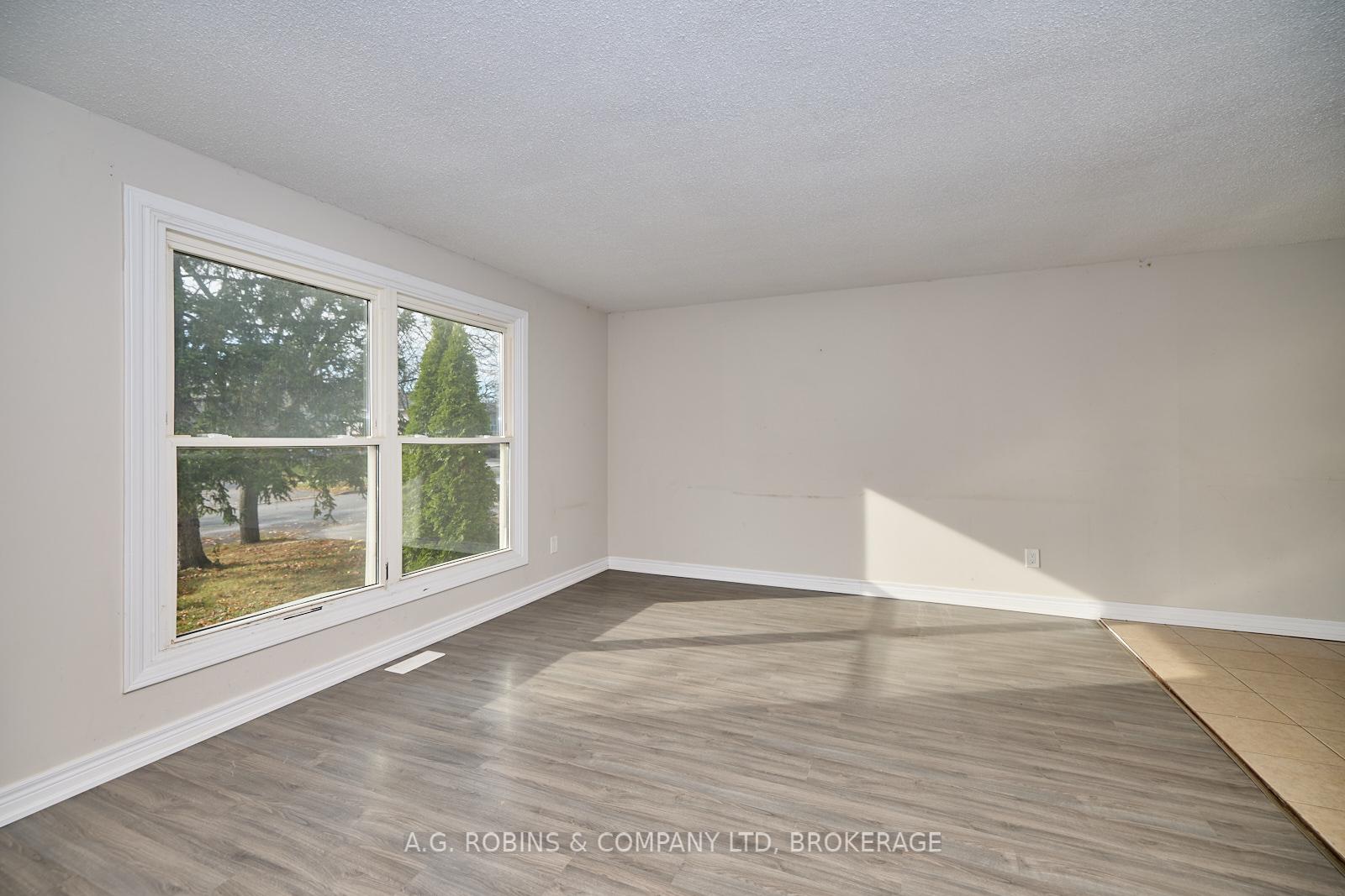 Photo 7 of 3 Calcott Court, Thorold, Confederation Heights — HOMEH