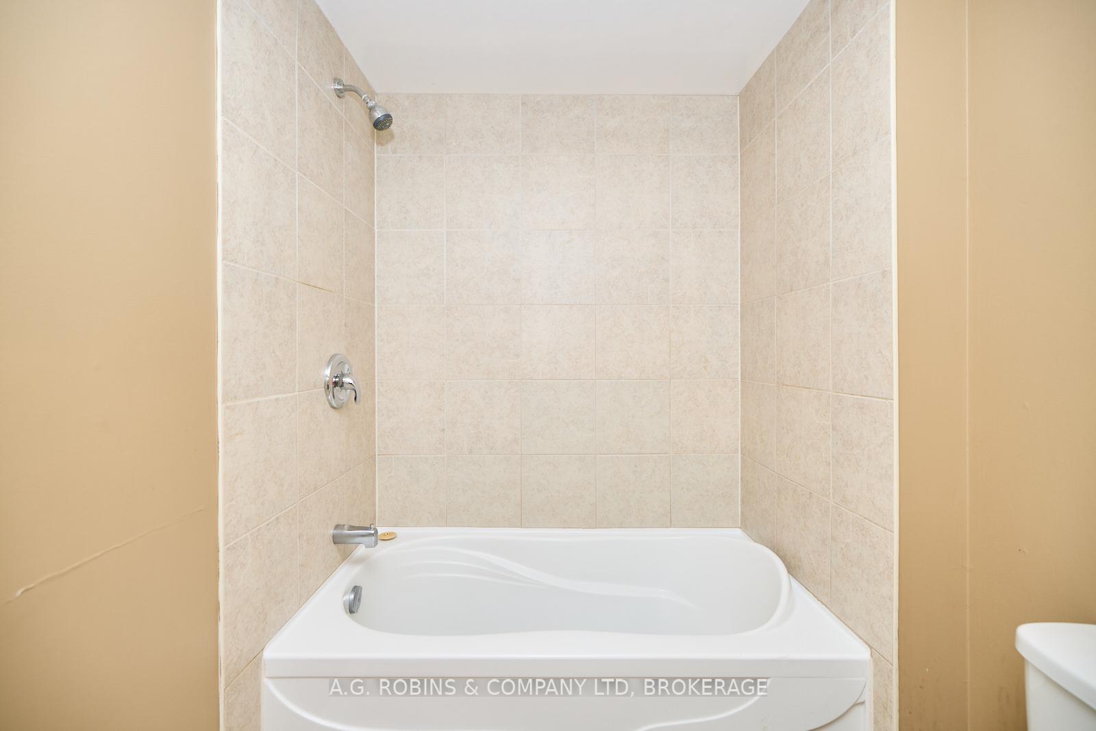 Photo 23 of 3 Calcott Court, Thorold, Confederation Heights — HOMEH
