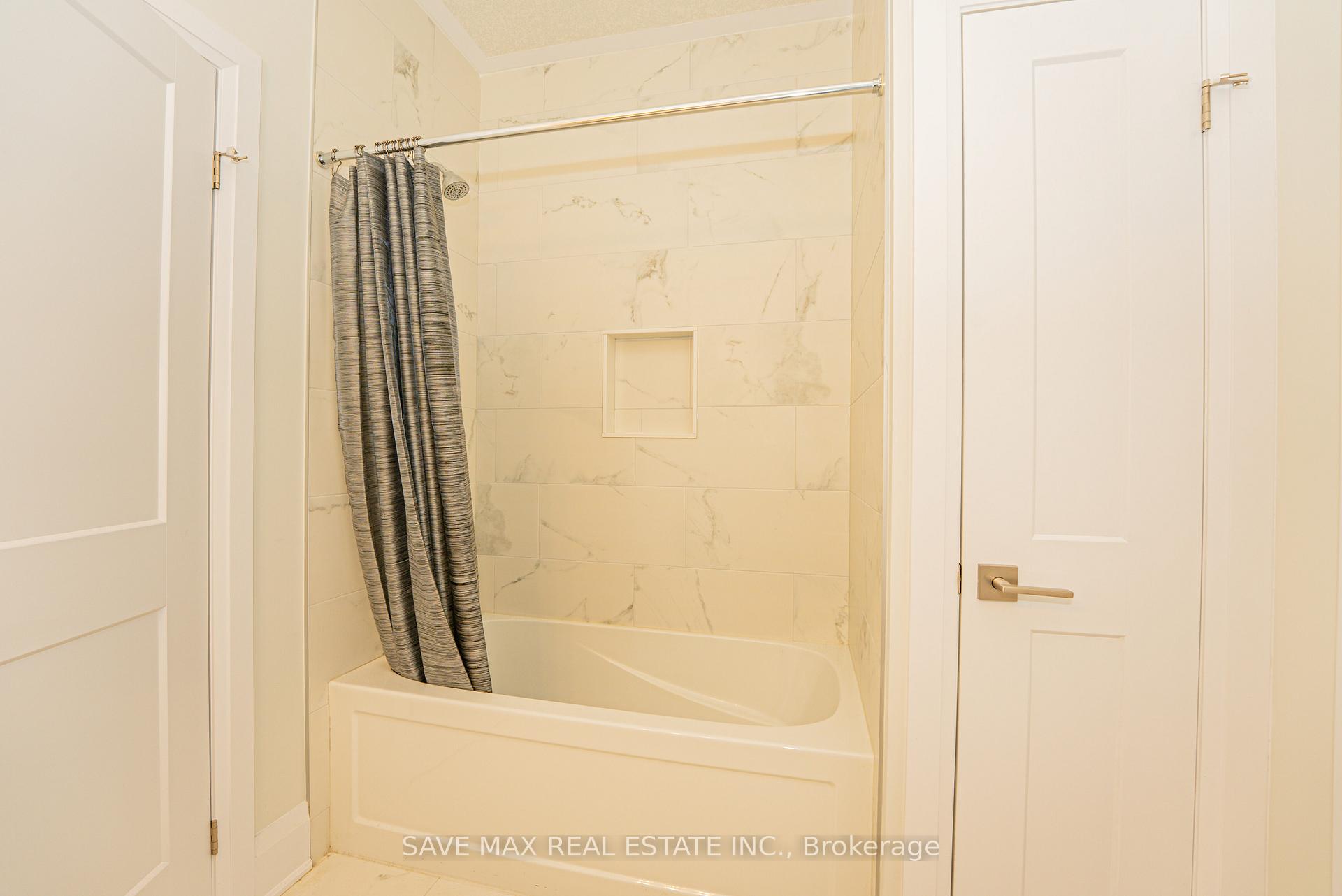 Photo 36 of 26 Falconridge Drive, Kitchener — HOMEH
