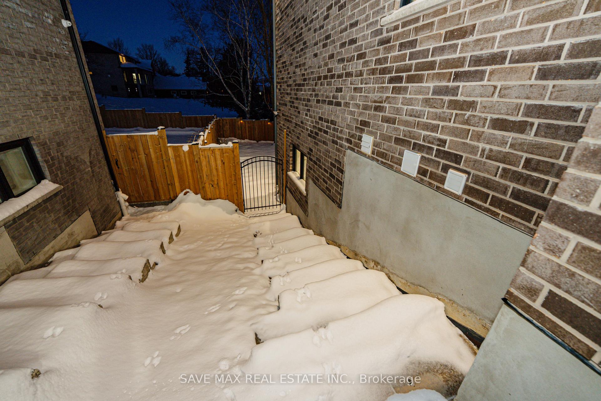 Photo 43 of 26 Falconridge Drive, Kitchener — HOMEH