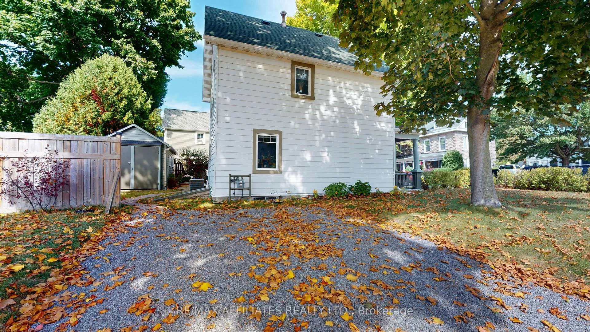 Photo 3 of 2 Daniel Street, Brockville — HOMEH
