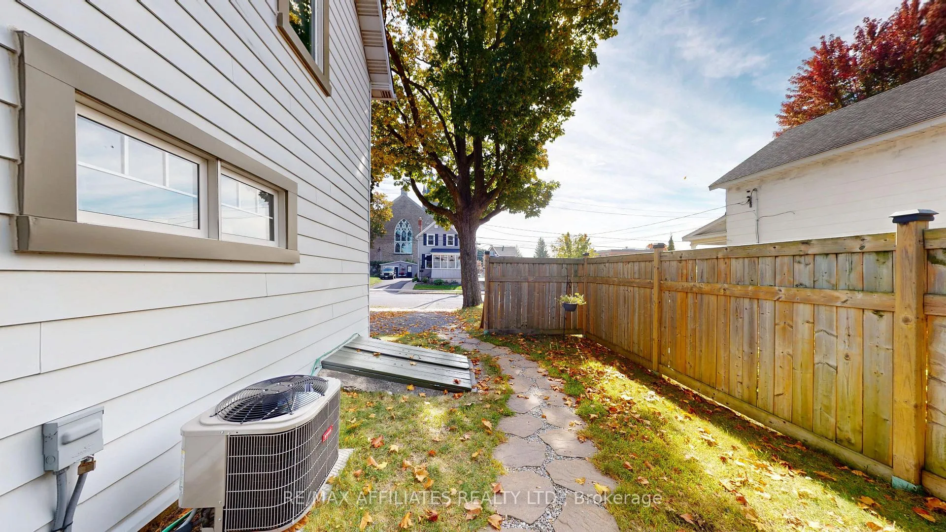 Photo 30 of 2 Daniel Street, Brockville — HOMEH