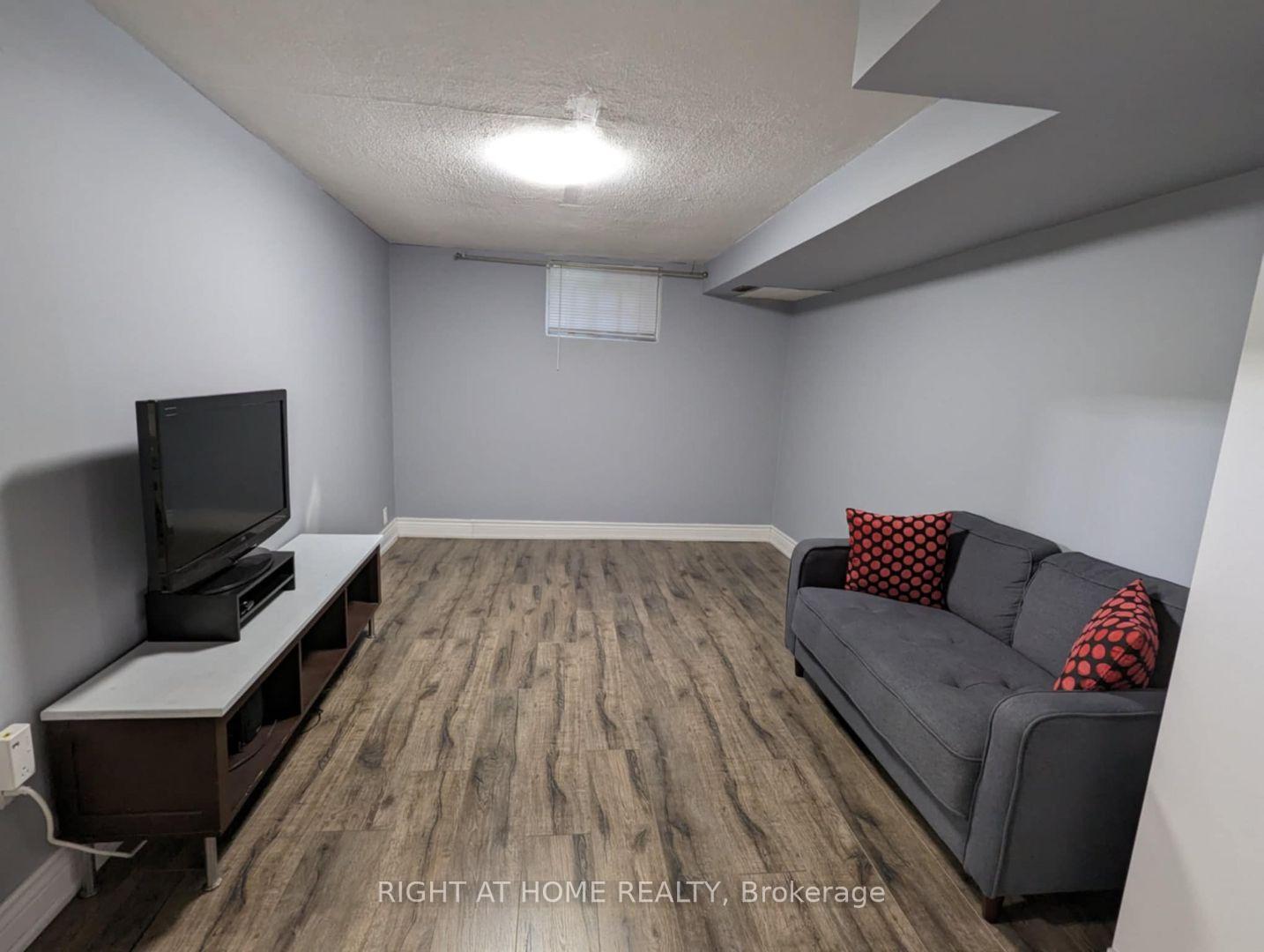 Photo 2 of Unit BSMT, 108 Bradstone Square, Scarborough, Malvern — HOMEH